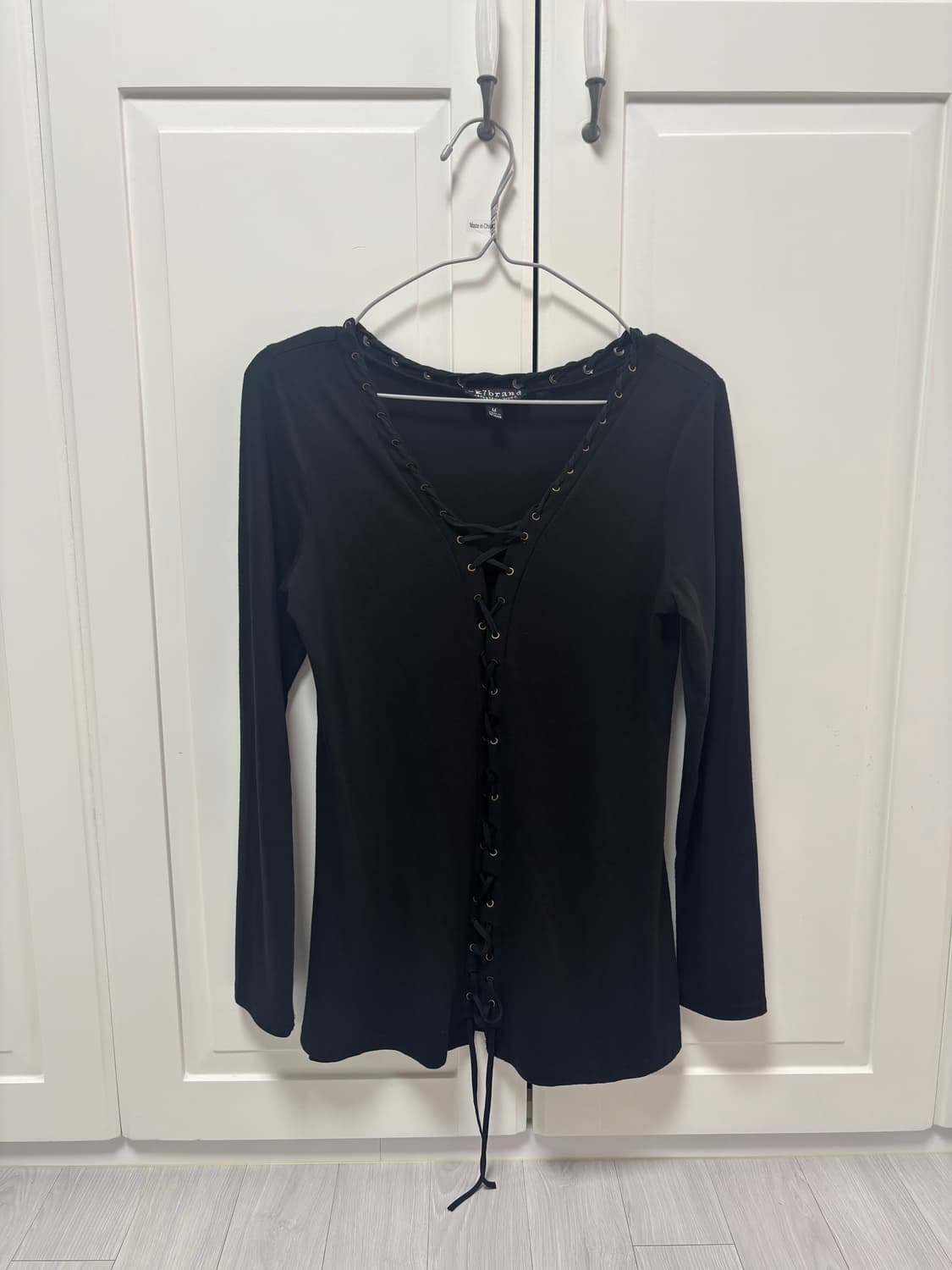 검정 긴팔 레이스업 티셔츠 블라우스 상품이미지1