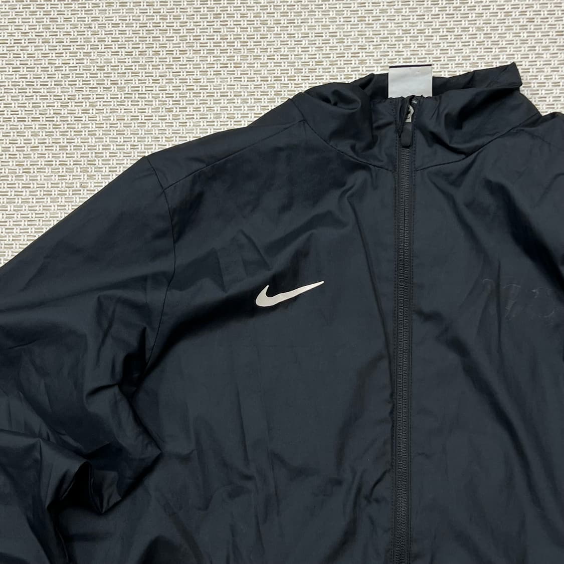 나이키 스우시 바람막이 상품이미지2
