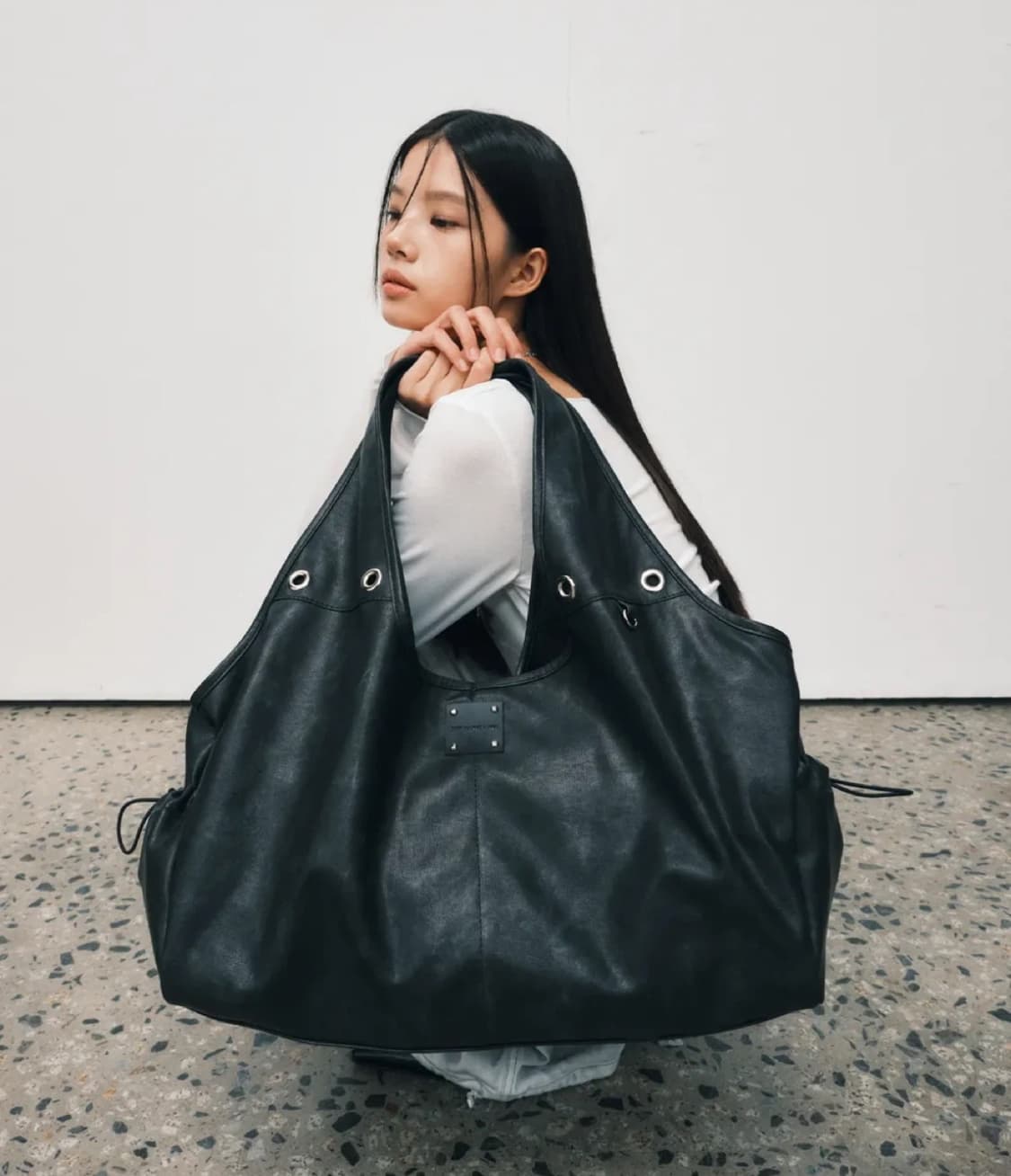 스퀘어라인 테리 백 블랙 상품이미지1