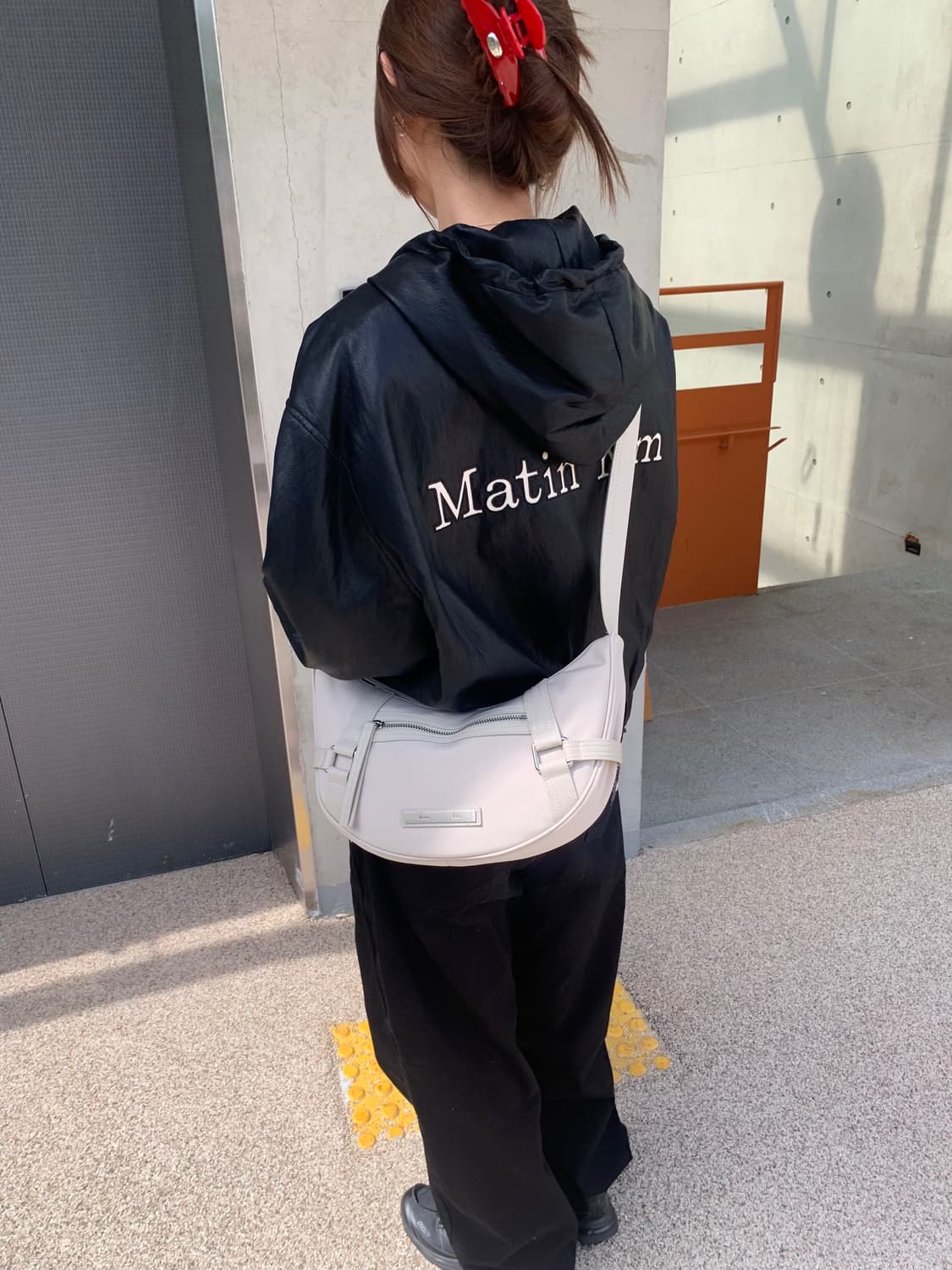 마뗑킴 레더 후디 크롭 점퍼 블랙 상품이미지8