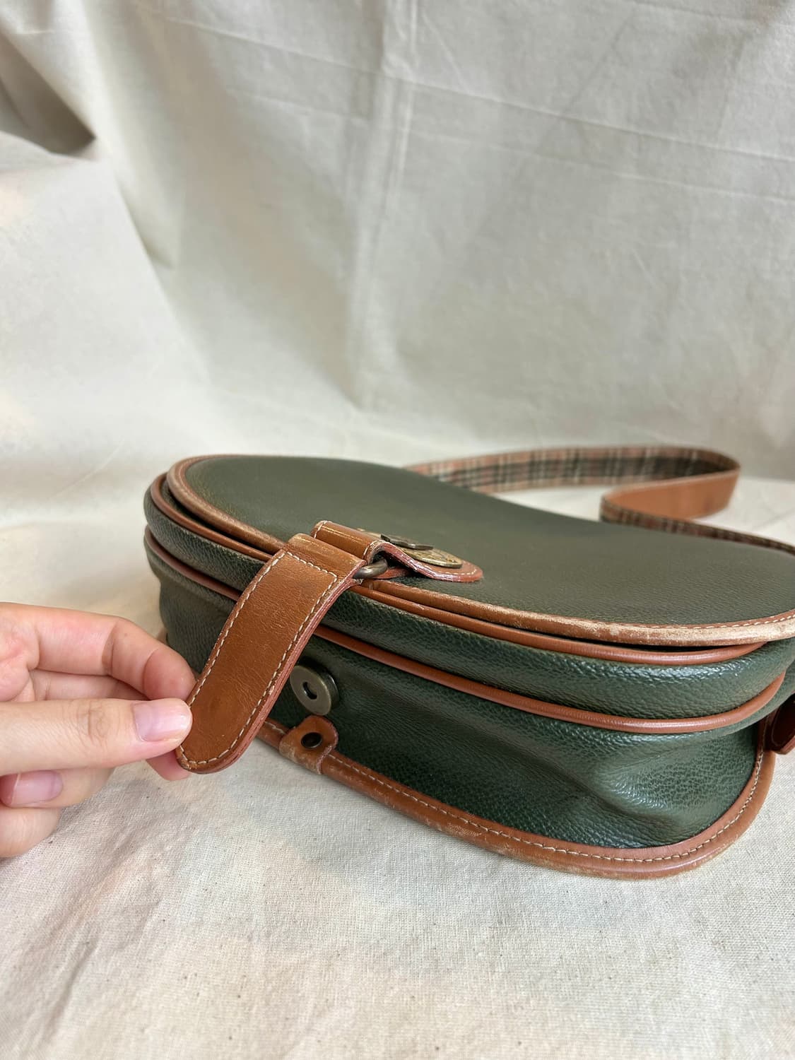 Burberry 90s 빈티지 카키 미니백 상품이미지2
