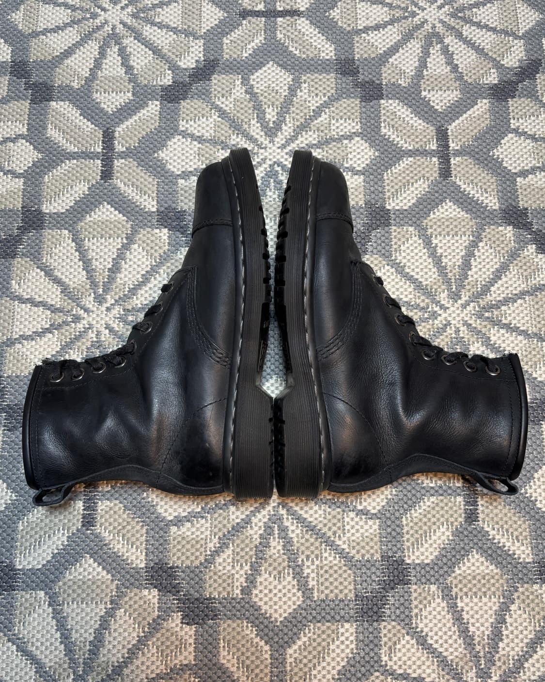 (260) 닥터마틴 메이슨 8홀 사이드집 부츠 블랙 상품이미지6