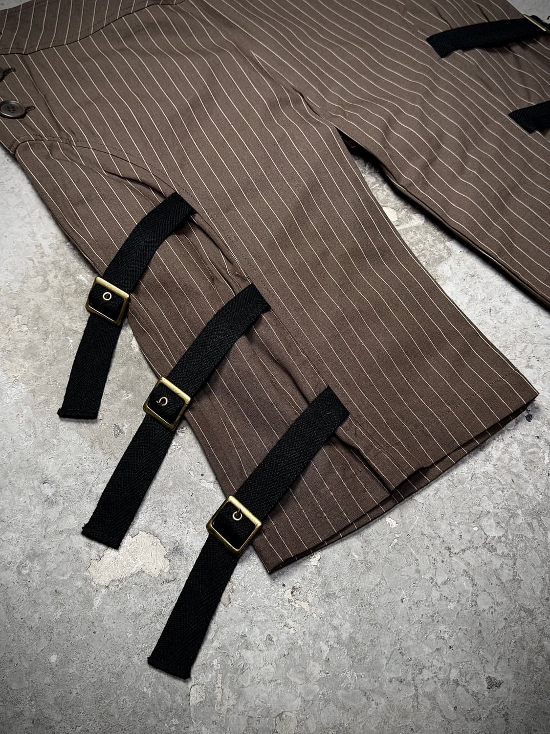 Peace Now – Pinstripe Strap Shorts 상품이미지3