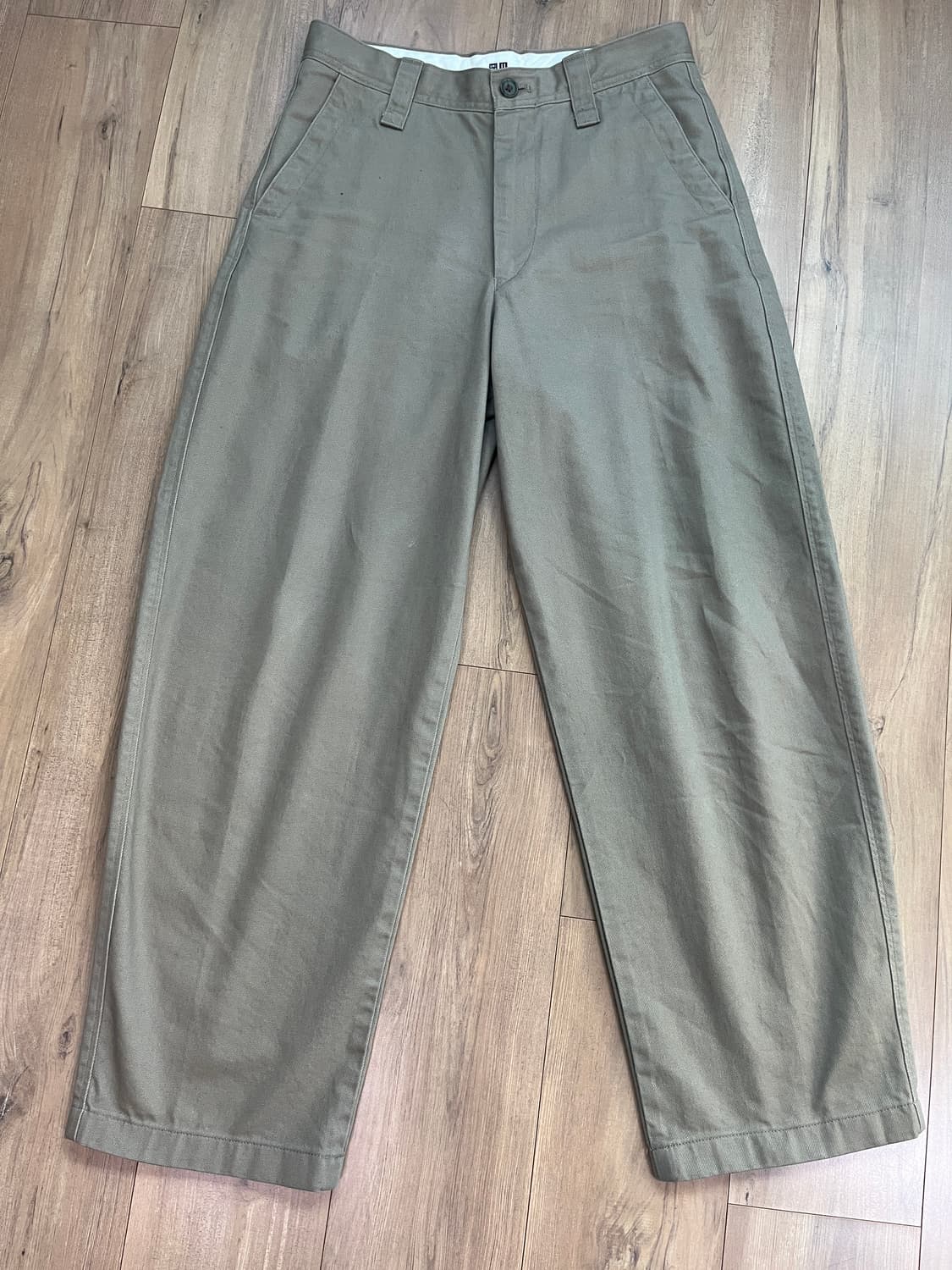 유니클로 와이드핏 치노팬츠 상품이미지1