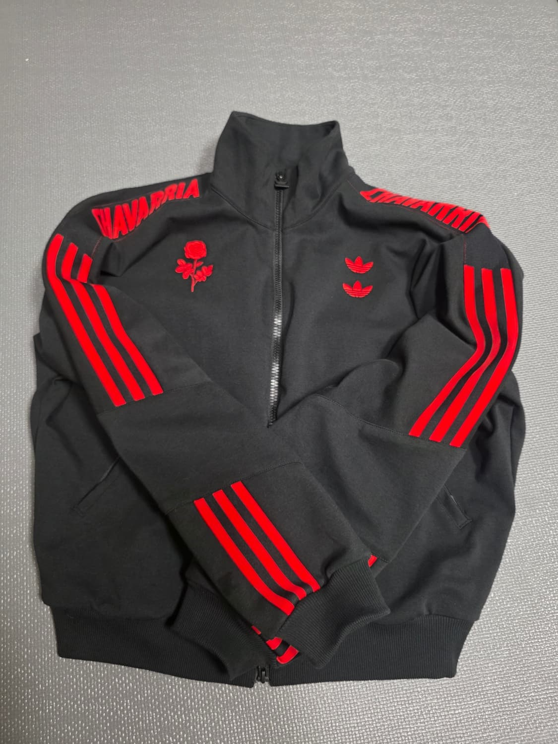 아디다스x윌리 차바리아 트랙탑 팝니다 상품이미지2