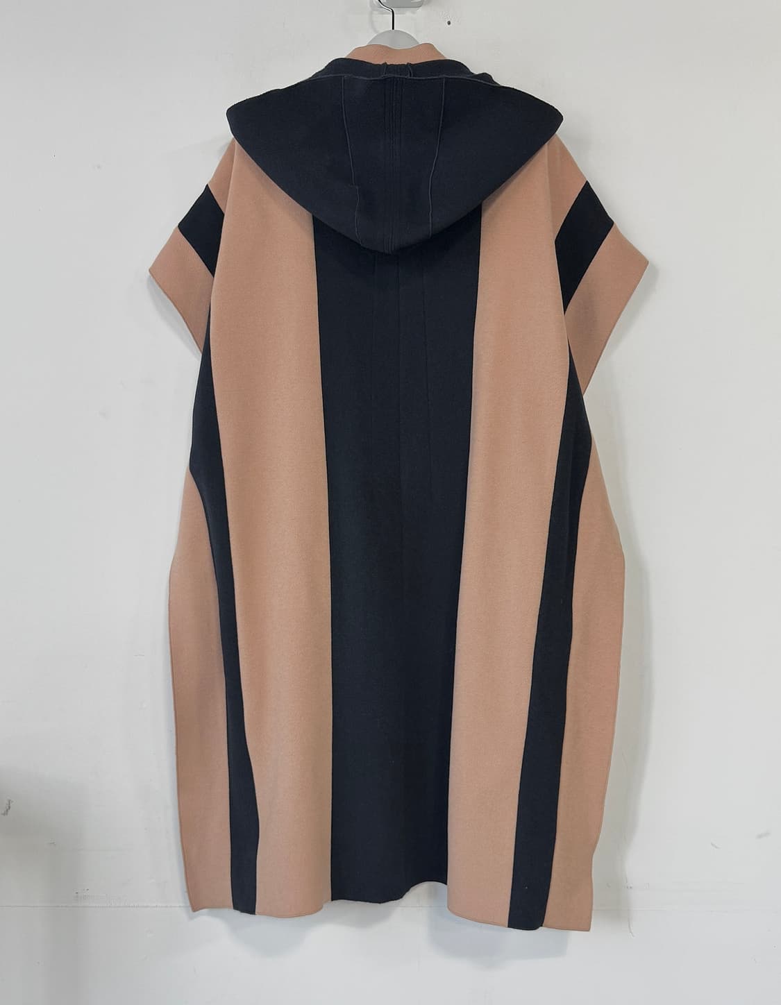 세드릭샬리에 배색 오버 케이프 코트 상품이미지6