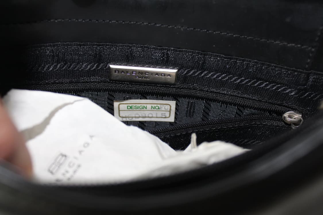 2000s BALENCIAGA 발렌시아가 페이던트 레더 숄더백 상품이미지10