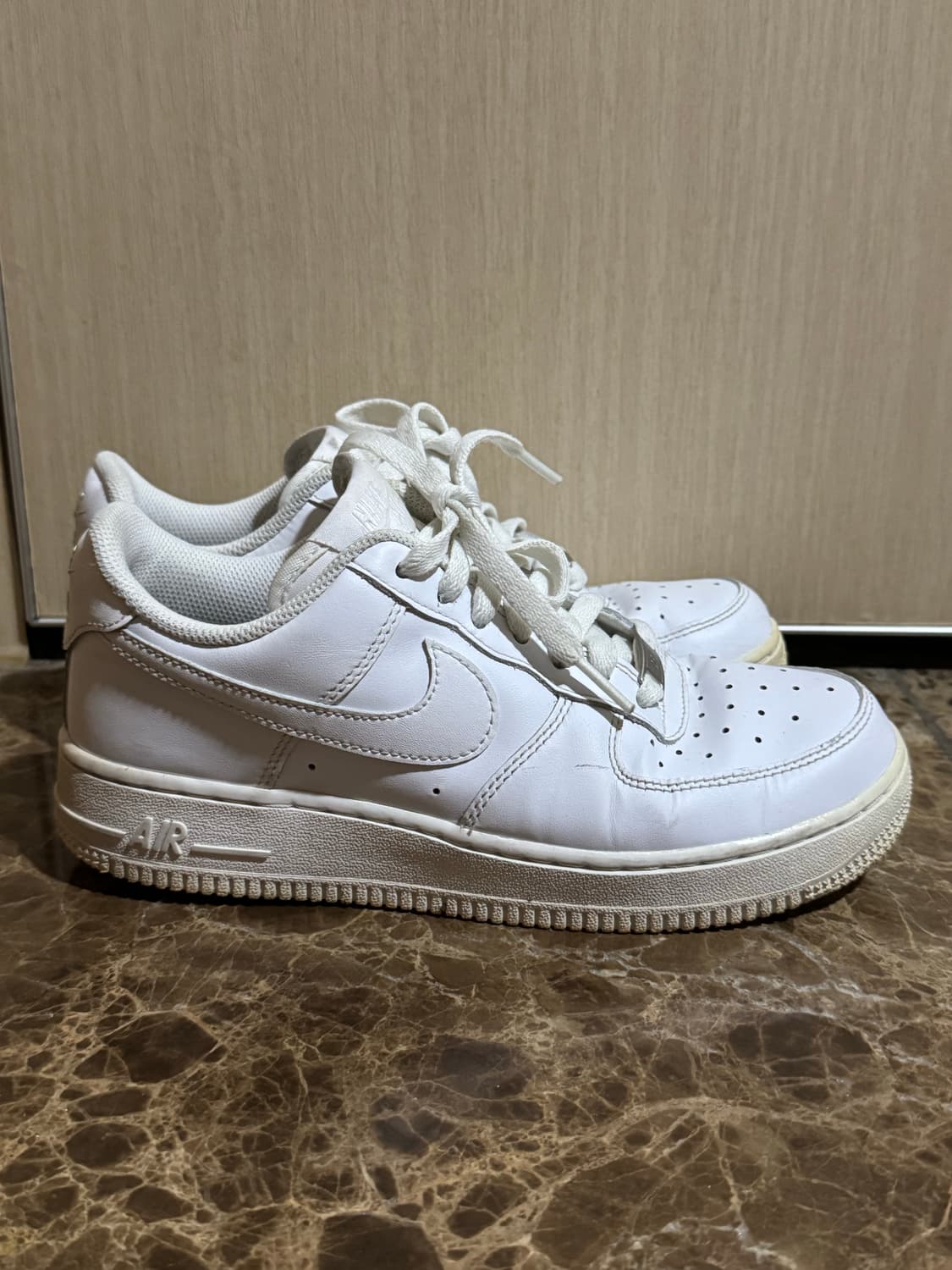 나이키 에어포스 240 상품이미지1