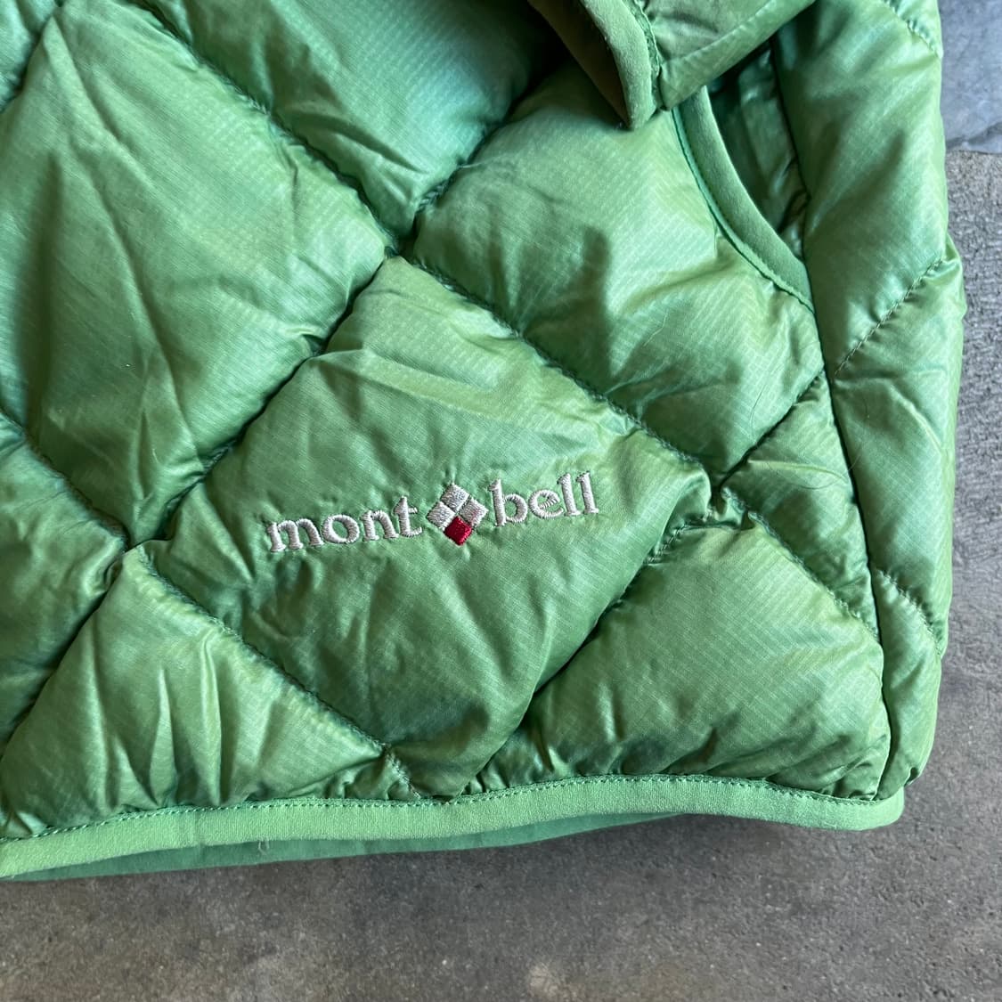 몽벨 퀼팅 그린 경량 패딩 상품이미지2