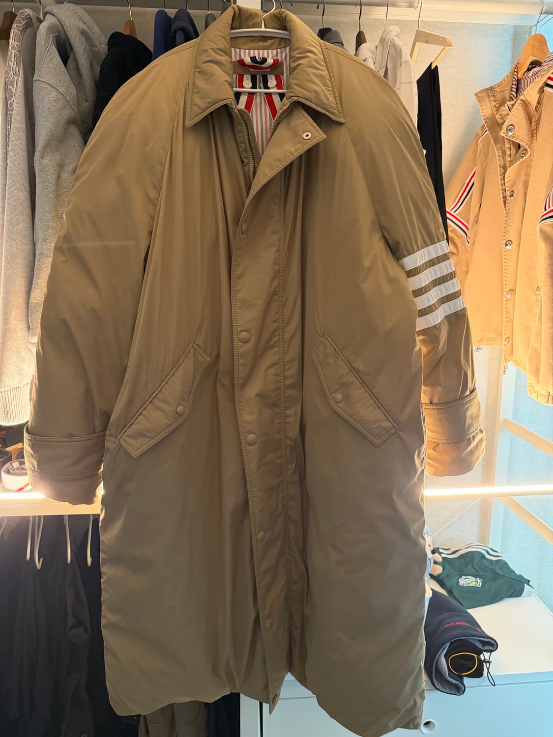 톰브라운 풋볼 폴리 트윌 4선 패딩 카키 0사이즈 상품이미지1