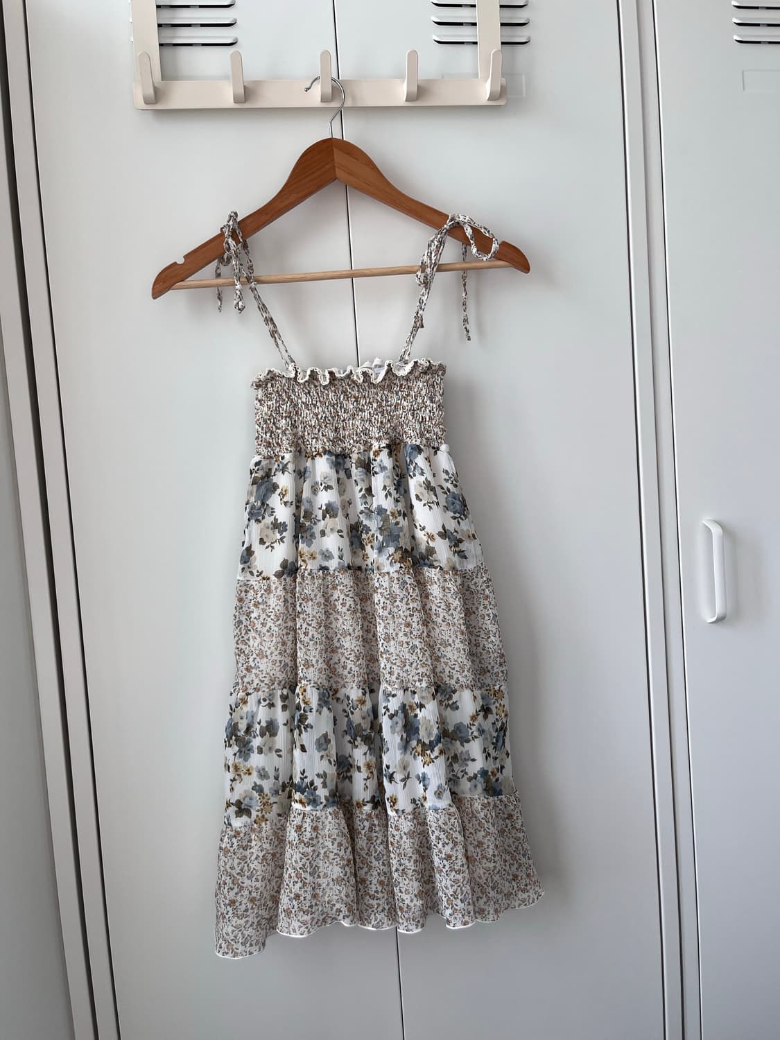 Rosa cheri 로사체리 잔꽃 패치 나시 원피스 상품이미지4