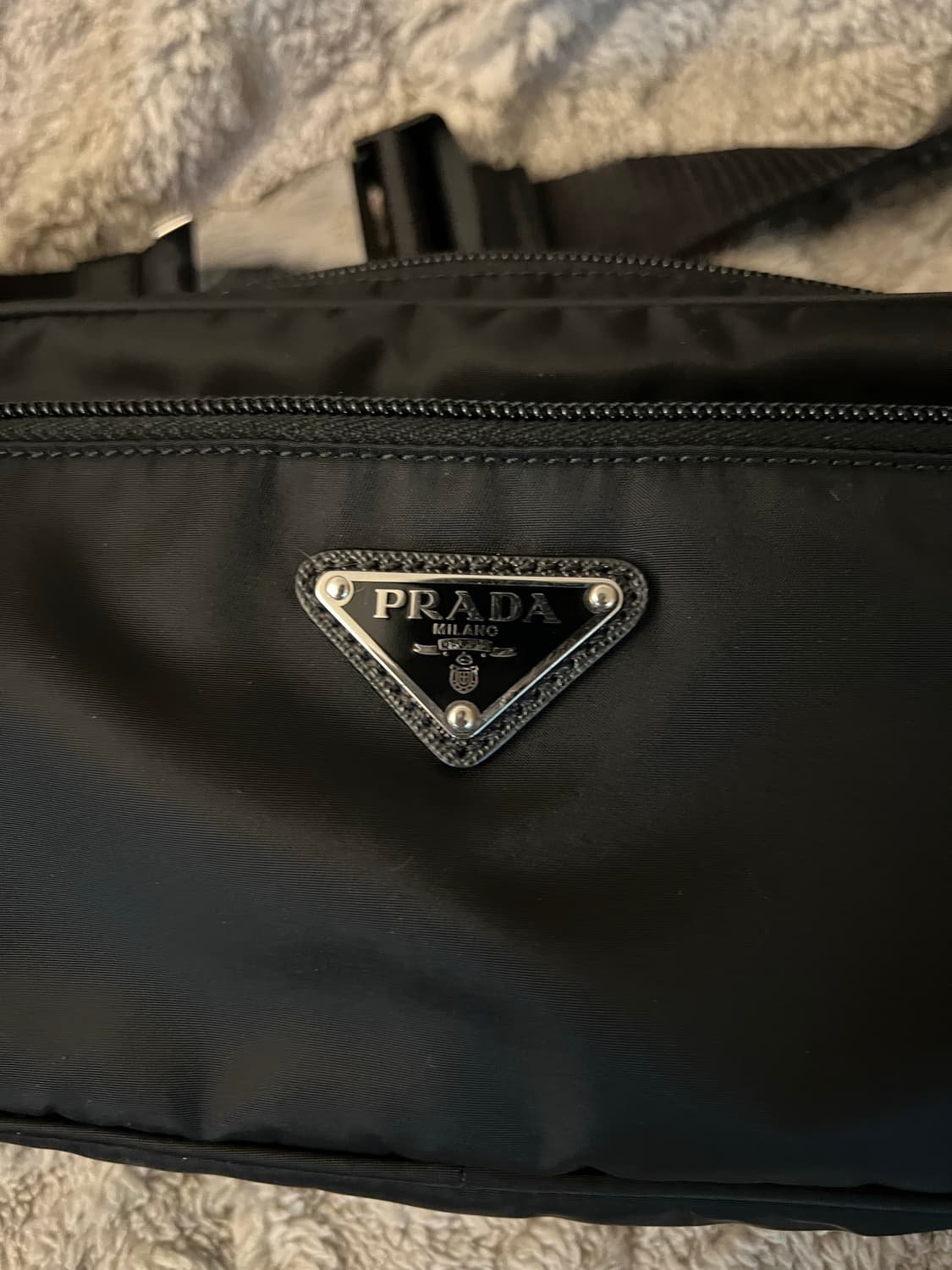 프라다 힙색 벨트백 크로스백 2vl977 상품이미지2