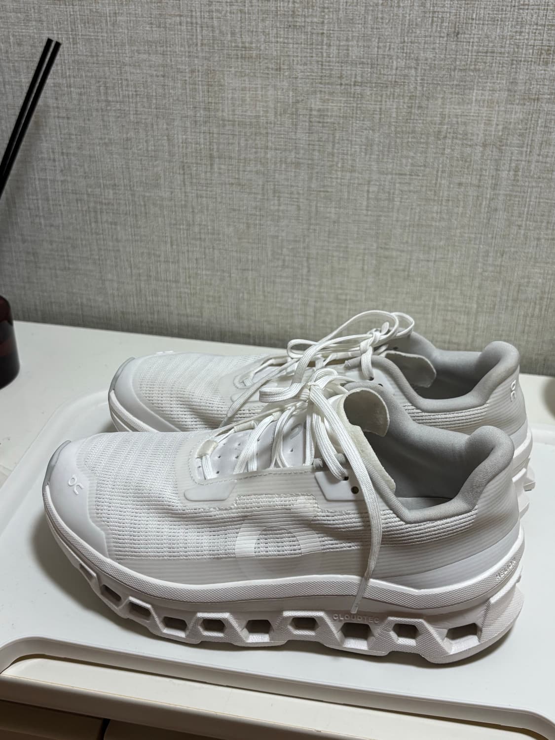 온러닝 클라우드 몬스터 보이드 화이트 (EU38, JP240) 상품이미지5