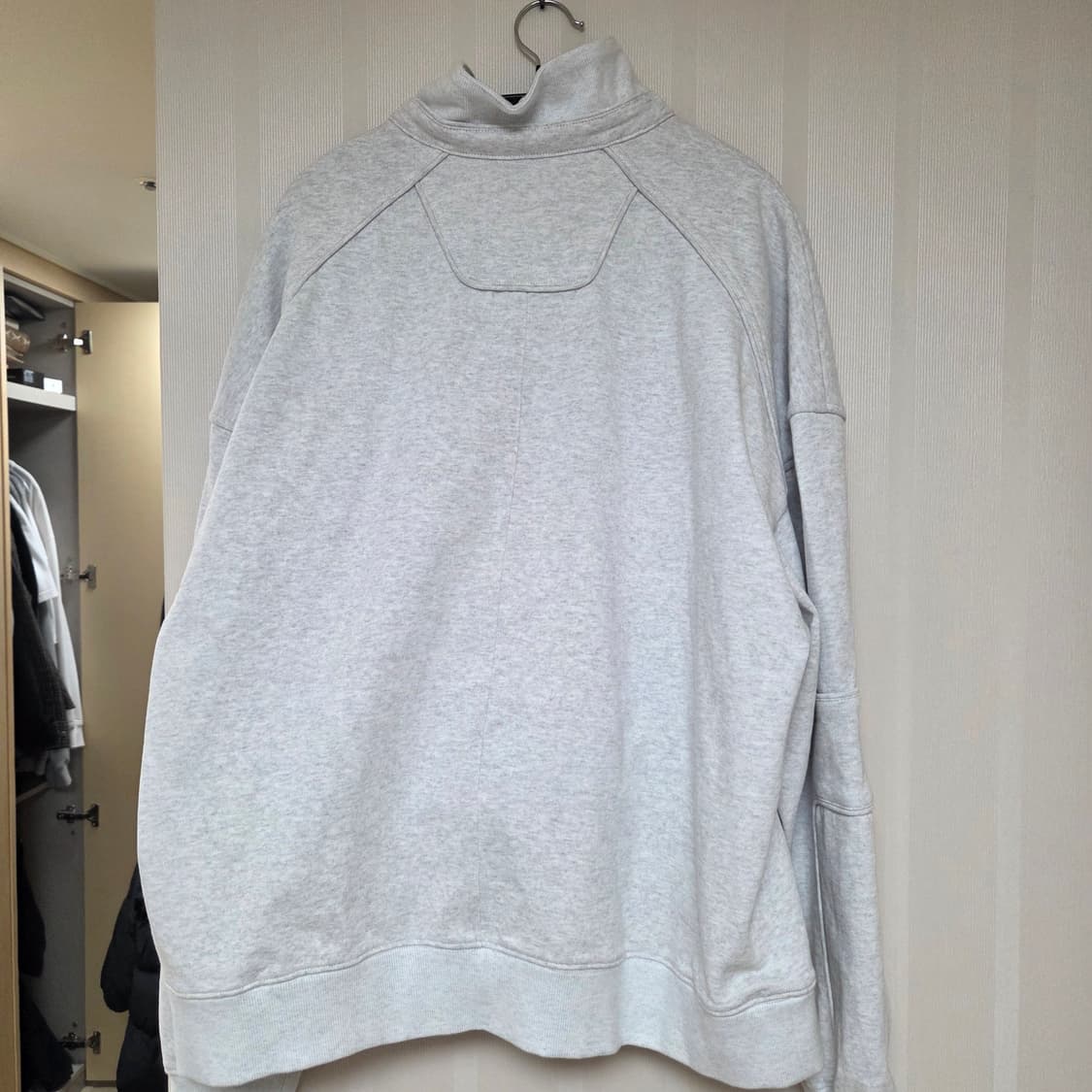 준지 24 FW 레이서 절개 하프집업 저지 풀오버 그레이 1 상품이미지2