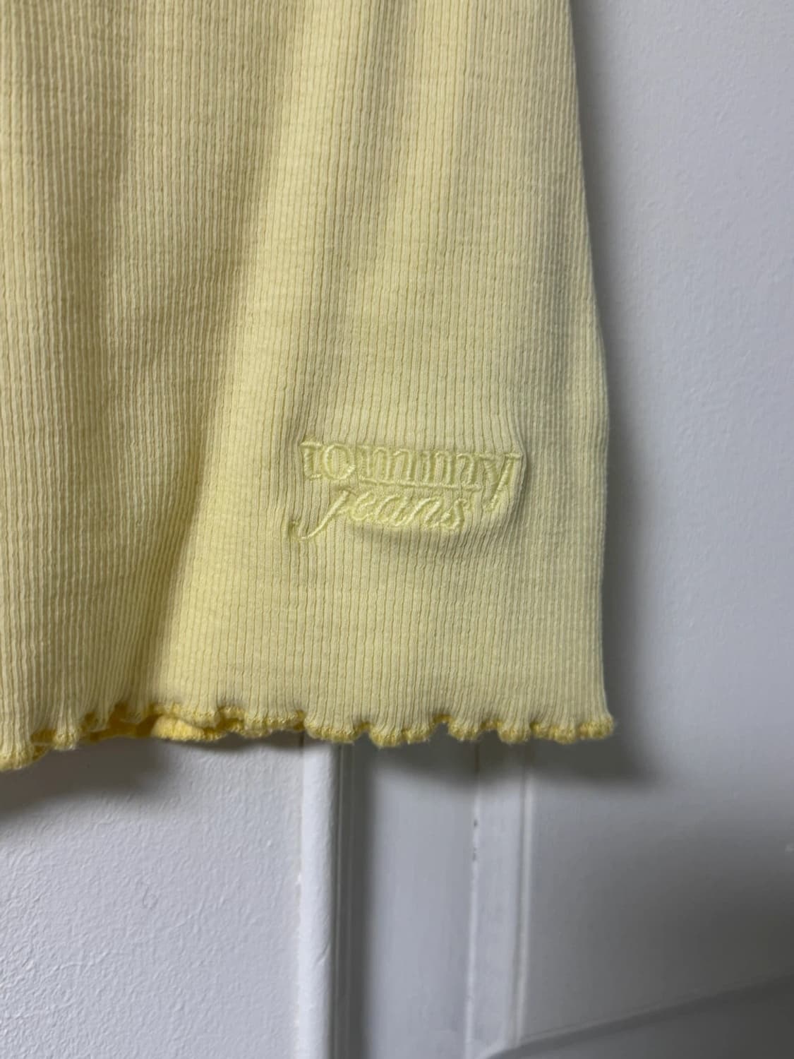 장원영 타미진스 브이넥 티셔츠 옐로우 (59000원) 상품이미지8