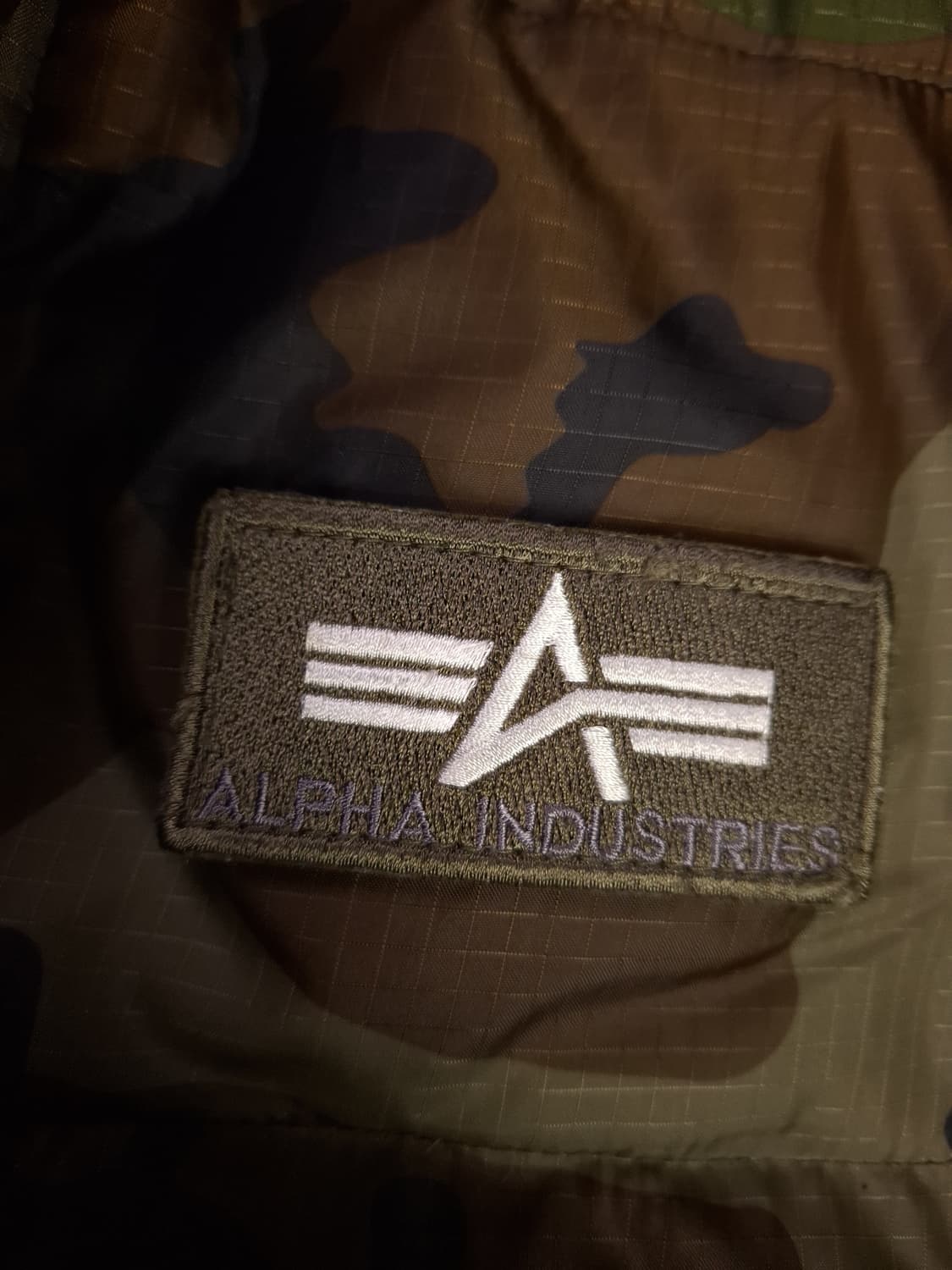 새제품 오리지날 일본판 알파사 카모 다운 패당 상품이미지2