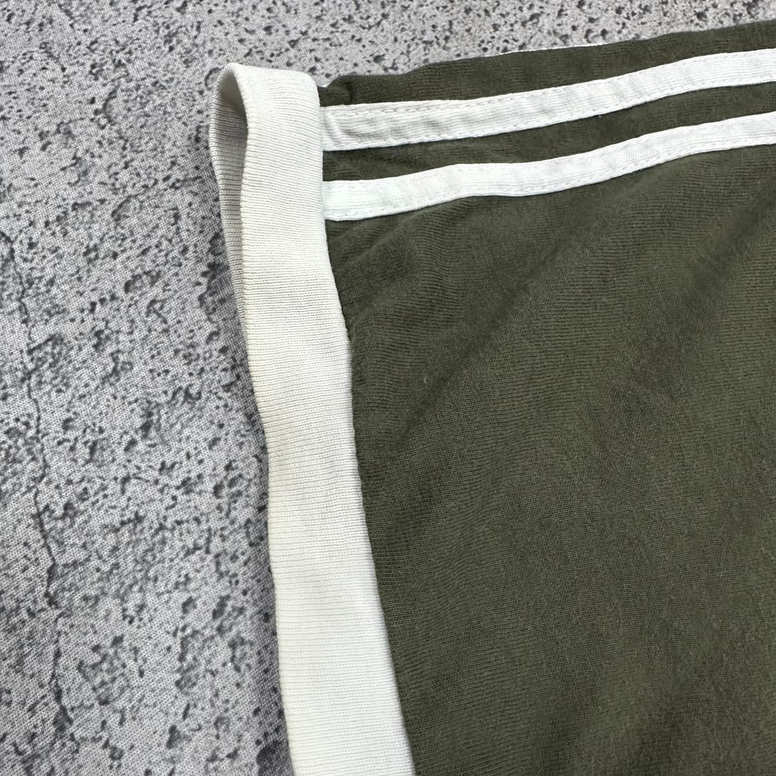 ✨ (바배) 아디다스 대장 카키 블록코어 반팔티  상품이미지8