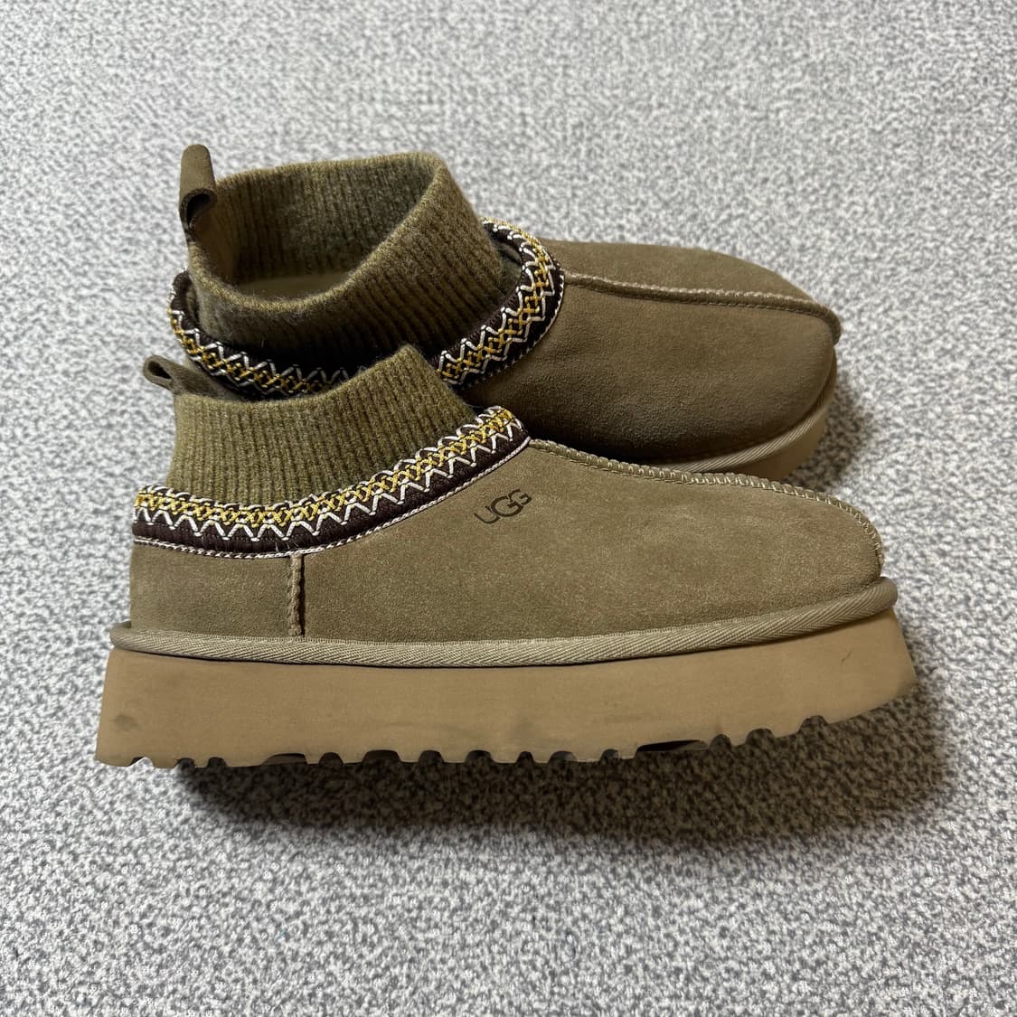 UGG 어그 부츠 카키 240-245 상품이미지4