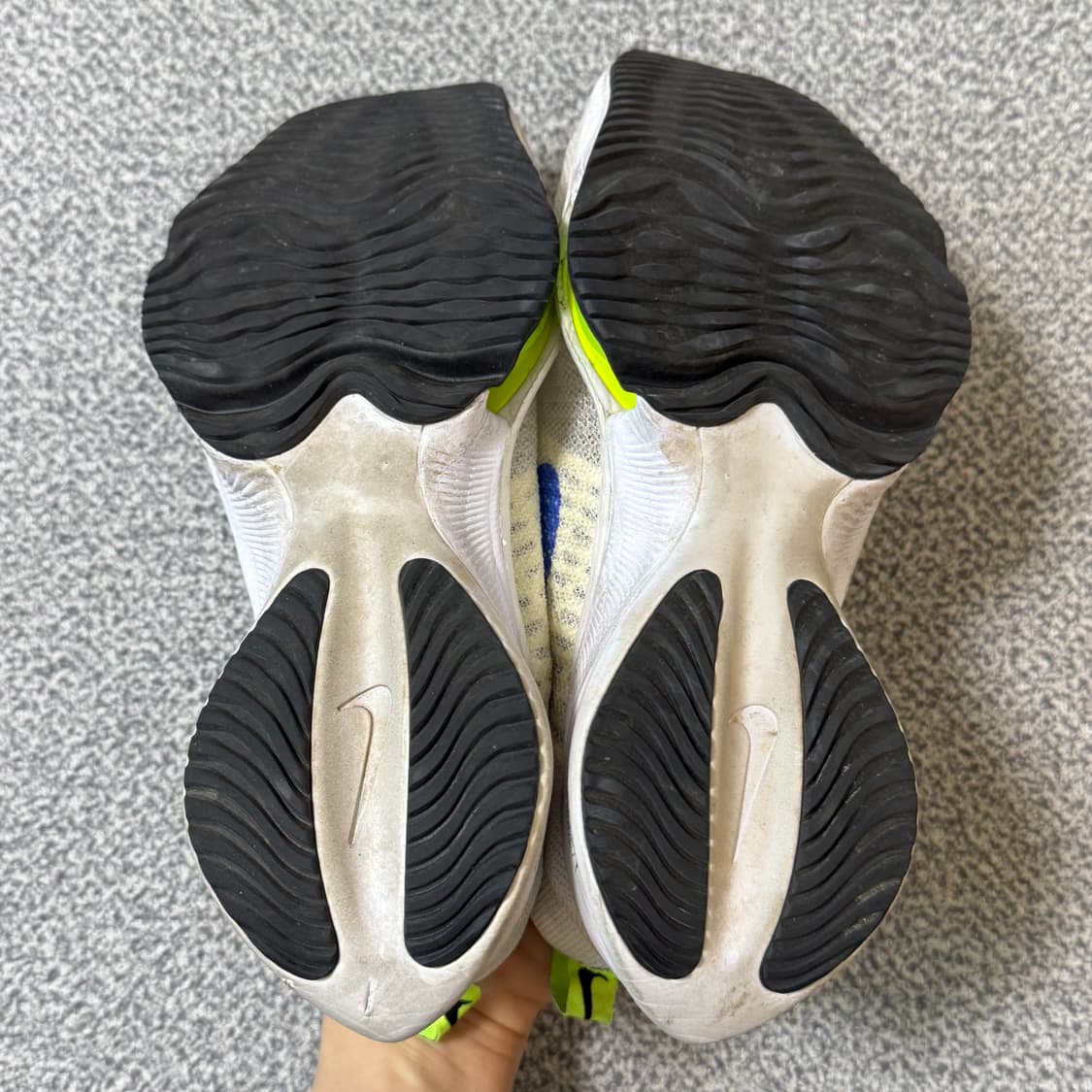 [정가 38만원] 나이키 에어줌 템포 넥스트 퍼센트 러닝화 255 상품이미지8