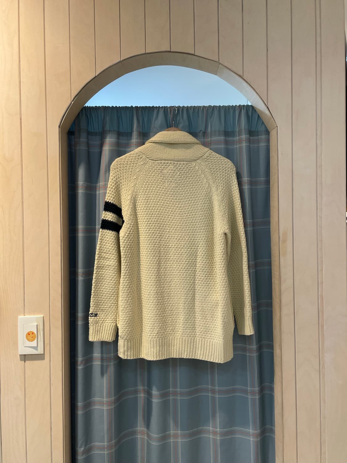 BIG BILL 숄카라 떡볶이버튼 가디건 상품이미지6