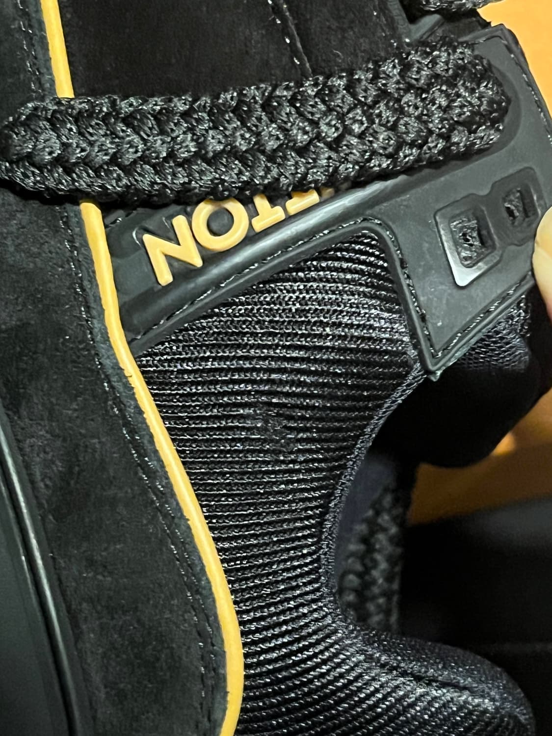 루이비통 맥시 스니커즈 블랙 UK5 상품이미지5