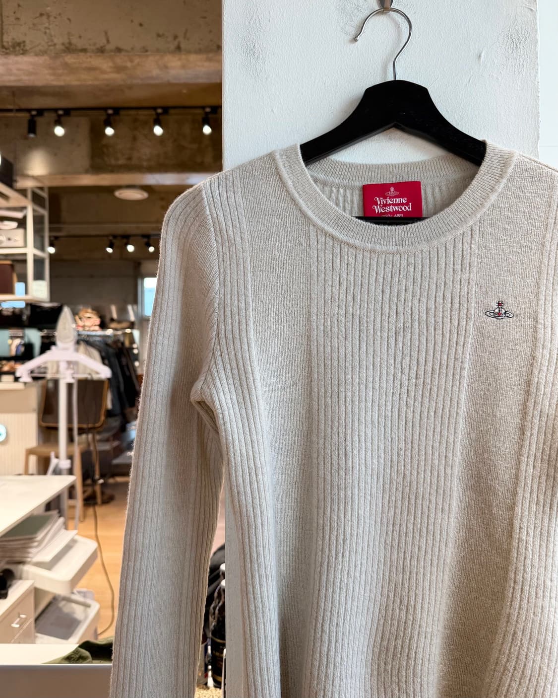 비비안 웨스트우드 레드라벨 베이지 orb자수 니트  상품이미지4