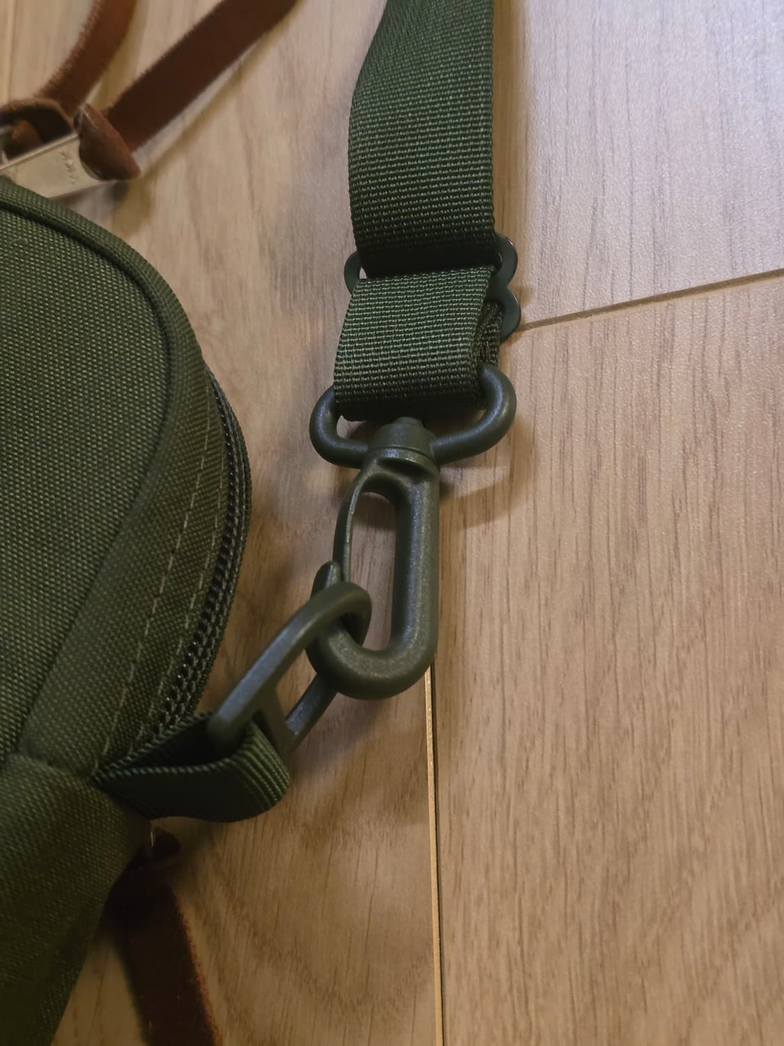 Gregory 그레고리 퀵 패티드 포켓 크로스백 카키 상품이미지4