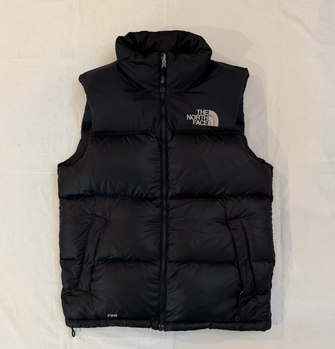 노스페이스 700필 구스다운 유광 패딩조끼 블랙 상품이미지1