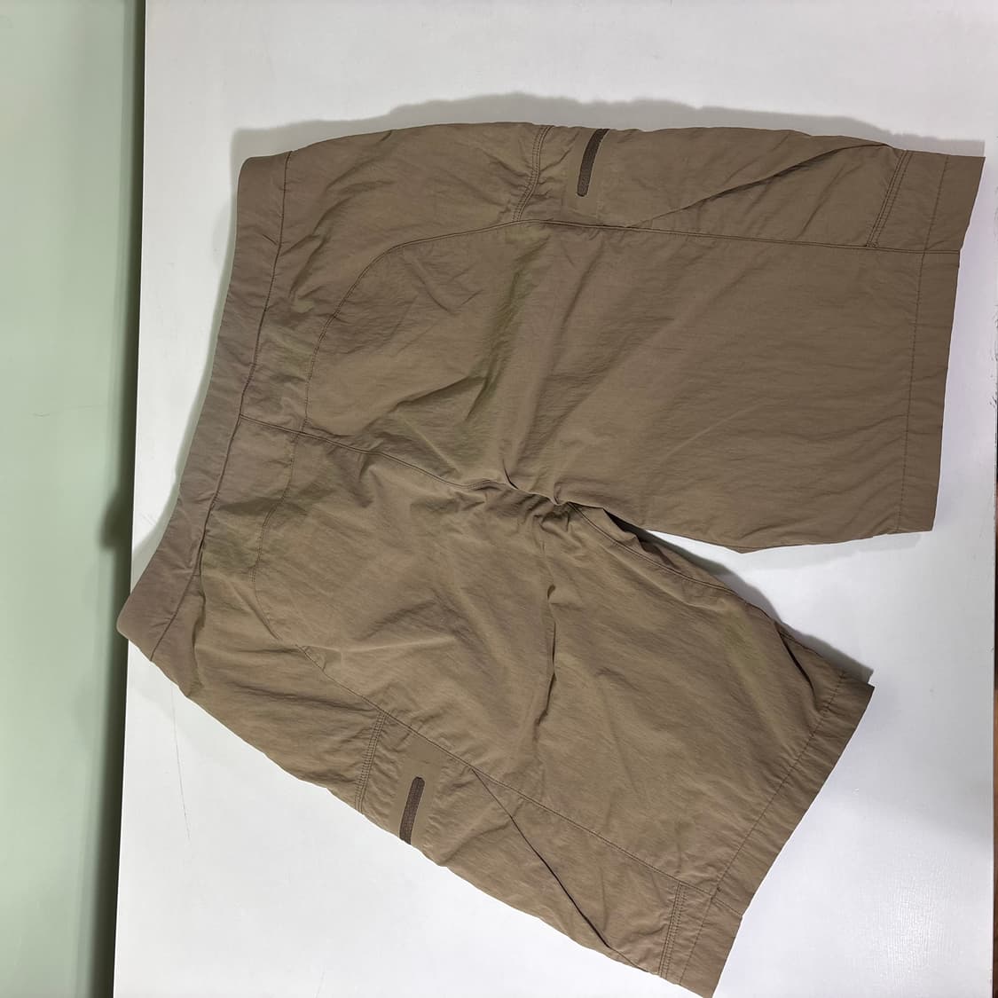 우먼M-L 아크테릭스 베이지 포켓 반바지 상품이미지3