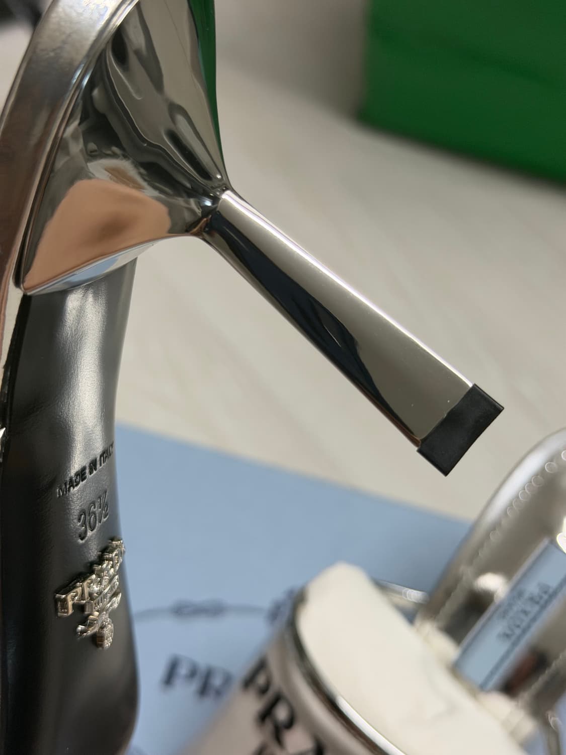 프라다 실버 뮬 상품이미지4