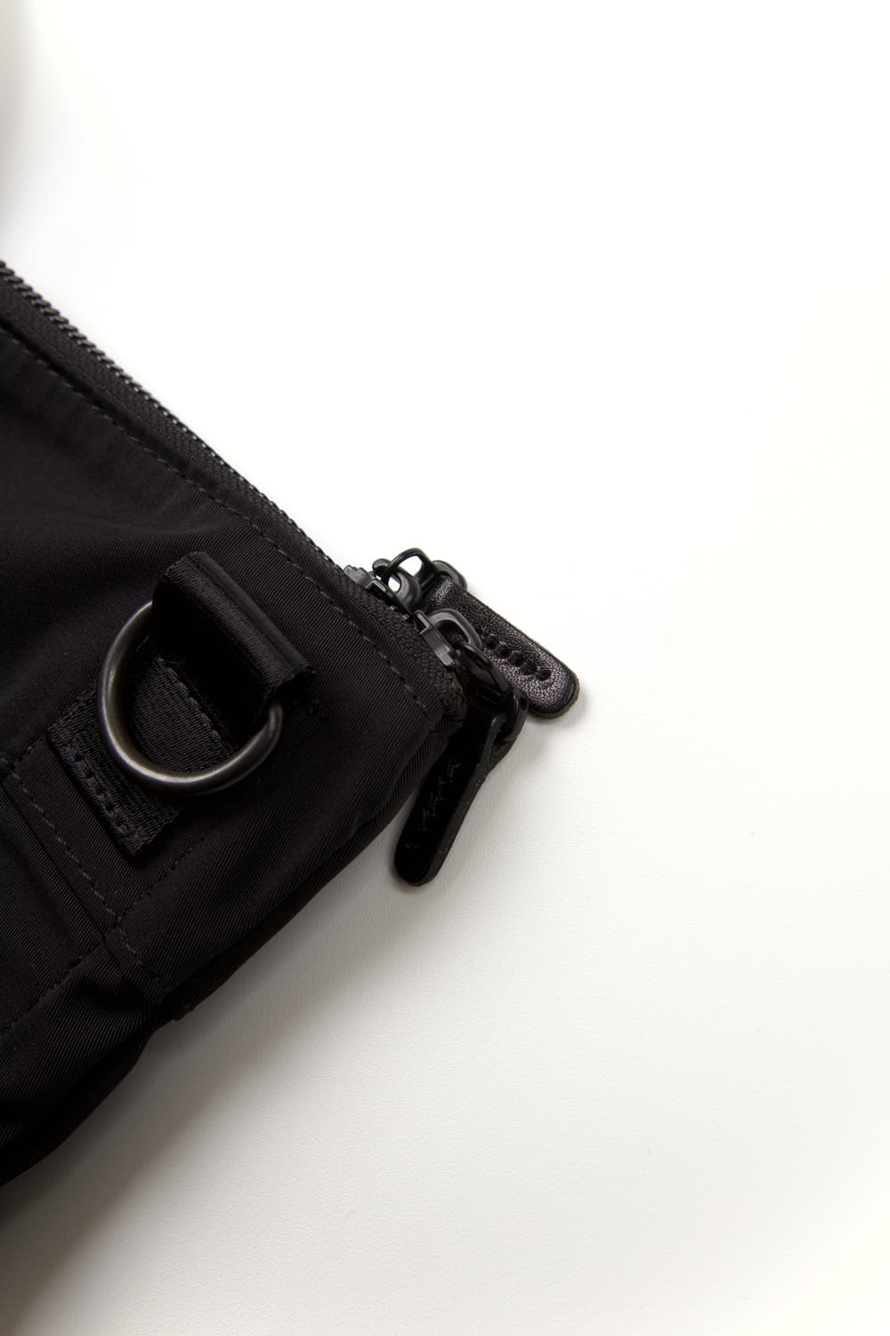 Amiacalva 개버딘 헬맷백 블랙 상품이미지8