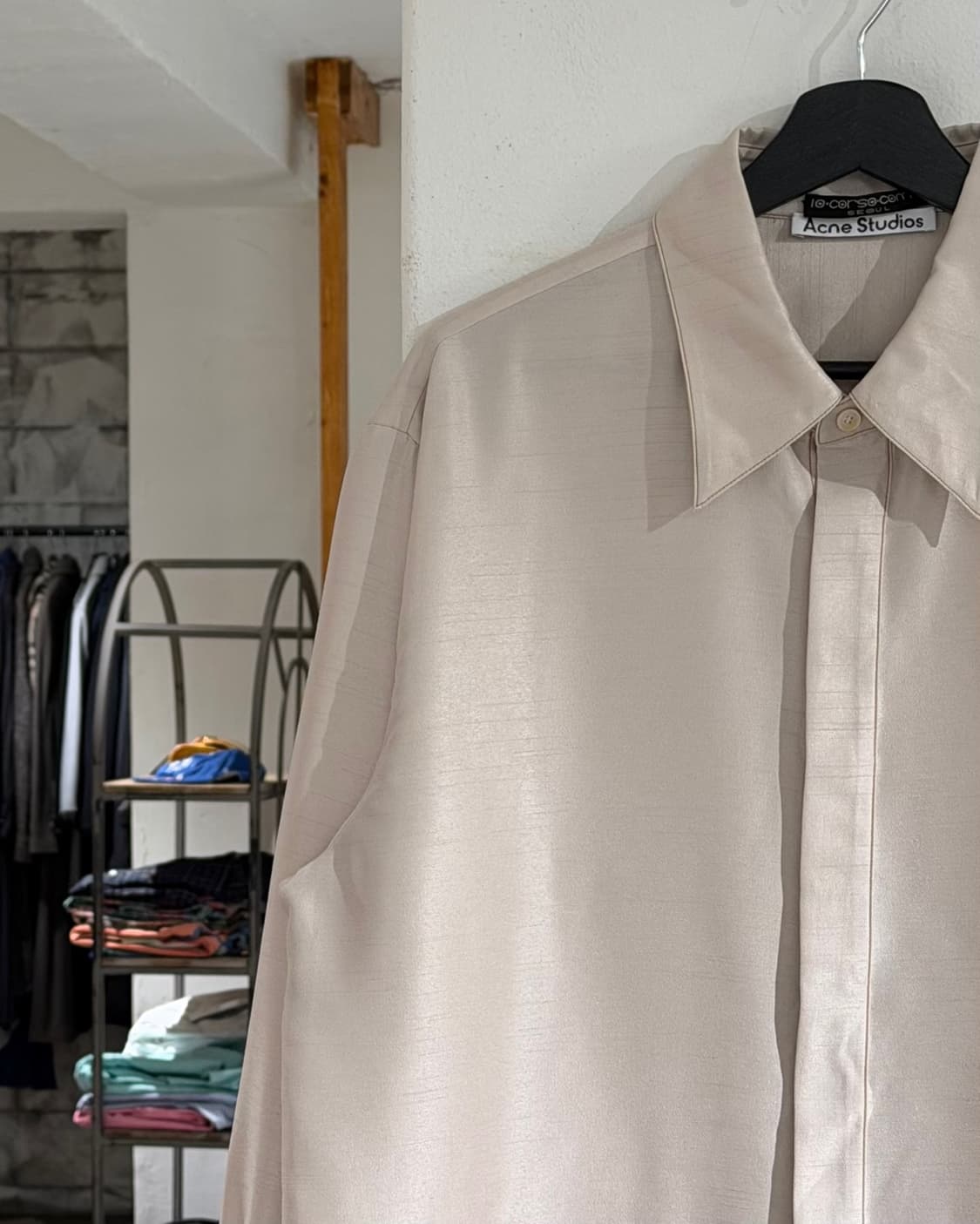 아크네 스튜디오 아이보리 히든버튼 포켓 셔츠 상품이미지2