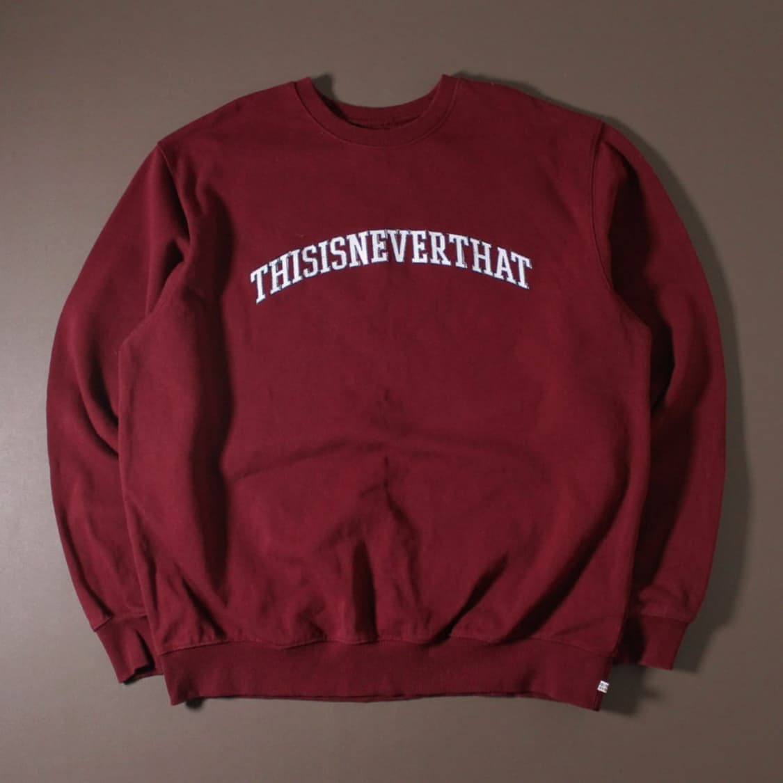 Thisisneverthat 디스이즈네버뎃 버건디 맨투맨 상품이미지1