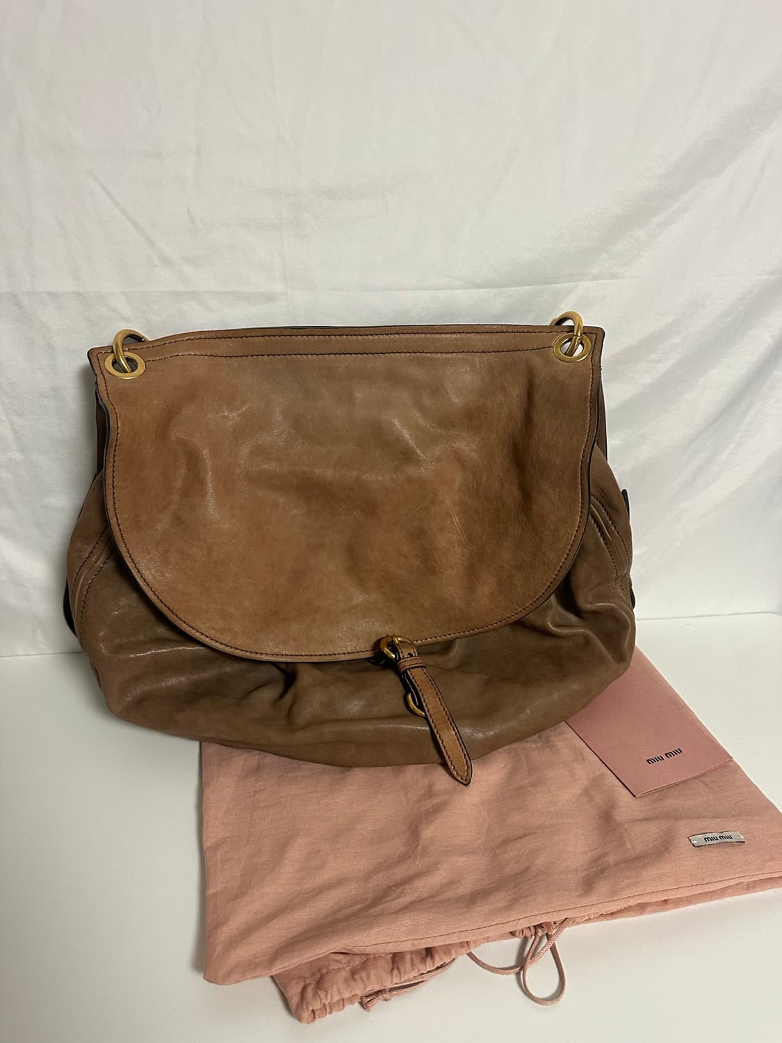 미우미우 나파레더 플랩 호보백 브라운 (OS) 상품이미지3