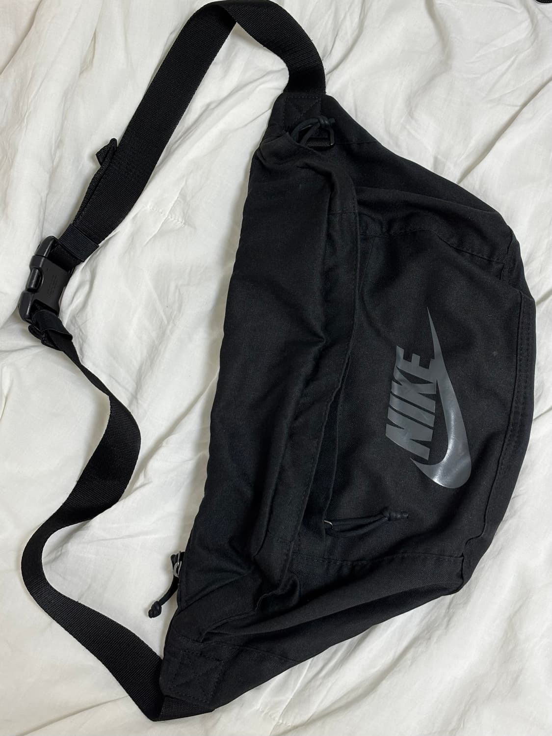 나이키 블랙 힙색 슬링백 상품이미지1