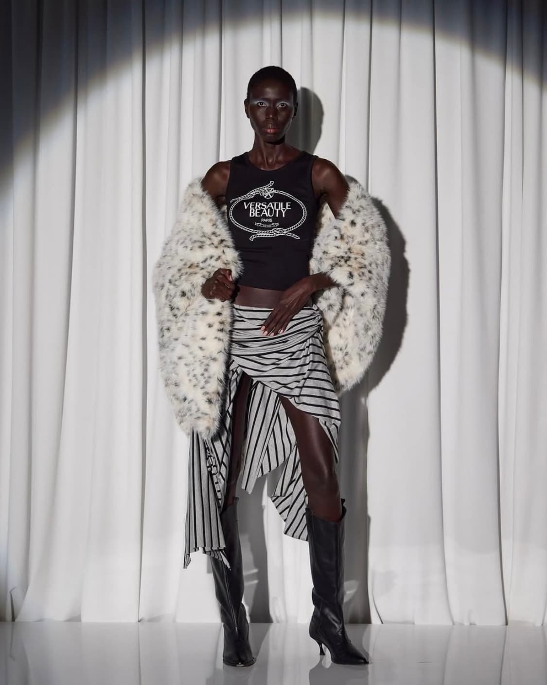 [S,M]바퀘라 26ss VERSATILE BEAUTY 슬리브리스 탑 상품이미지2