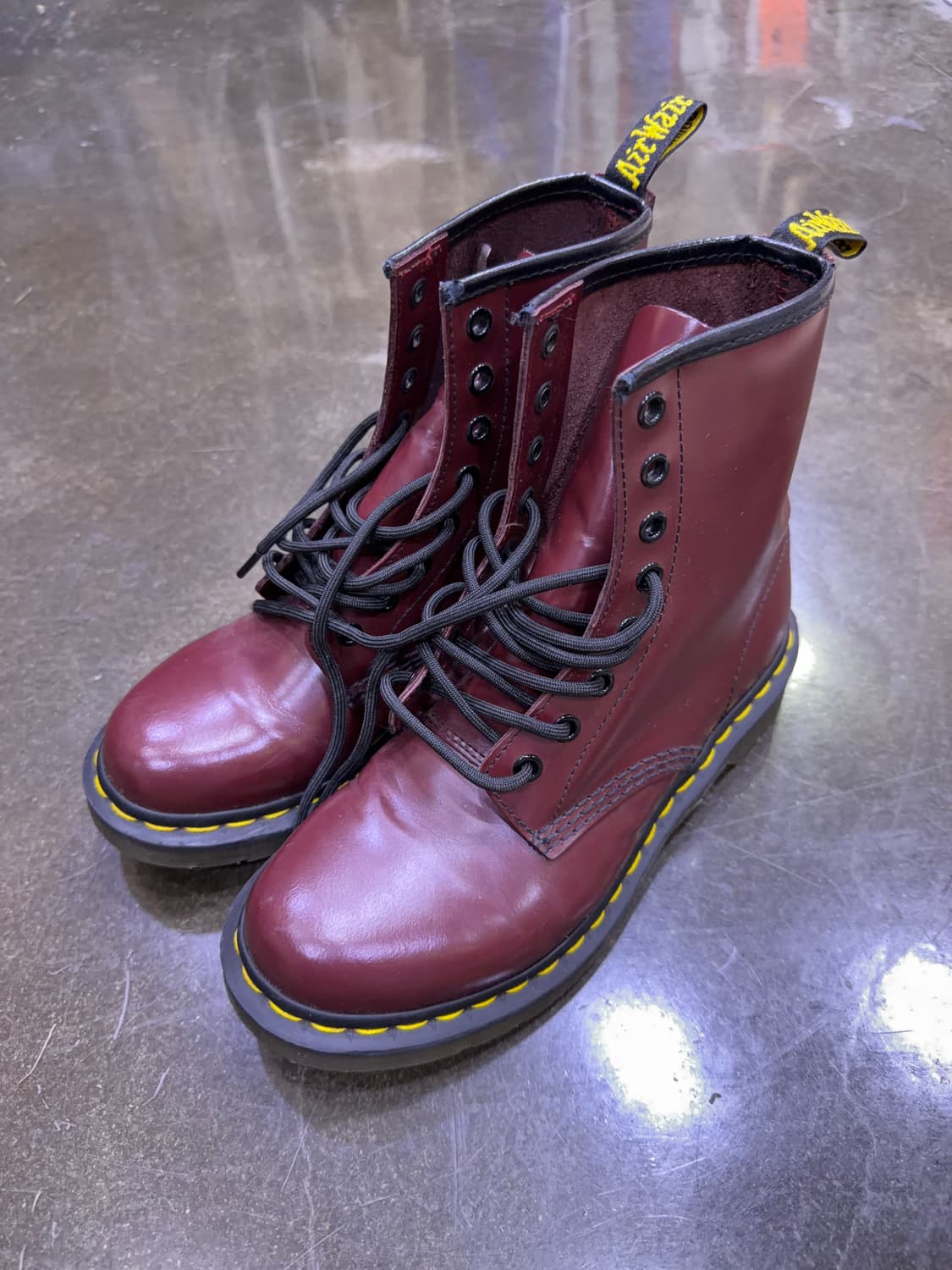 닥터마틴 11821 체리레드 8홀 워커부츠 240 상품이미지1