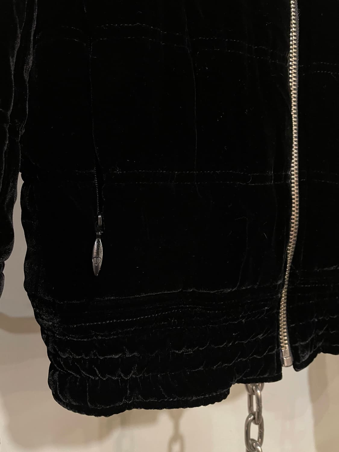 juicy couture 쥬시꾸뛰르 벨벳 크롭 블랙 패딩 갸루 y2k 상품이미지6