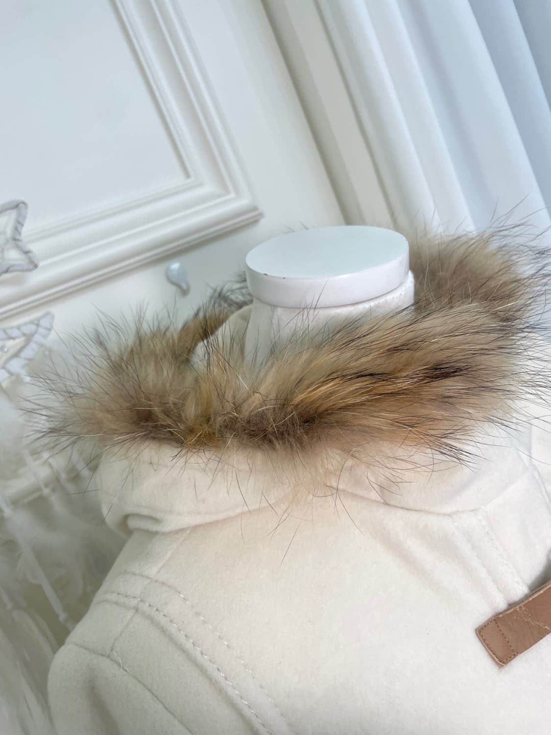 cream closed point racoon fur warm coat 상품이미지8