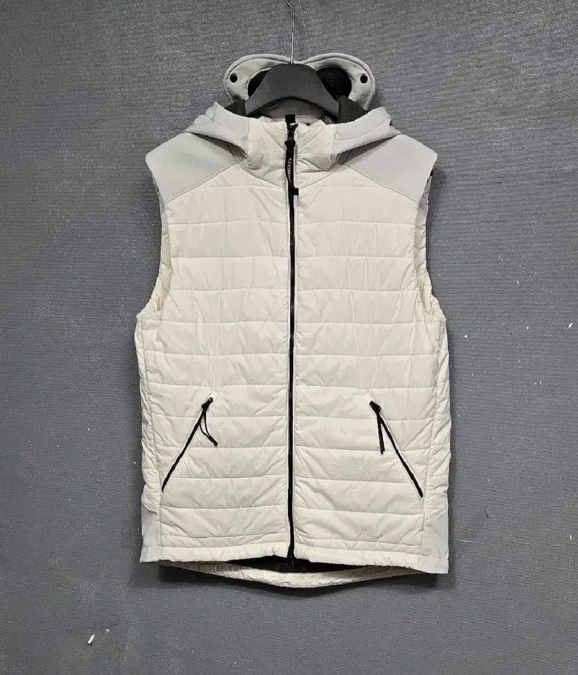 cp컴퍼니 패딩 조끼 상품이미지1