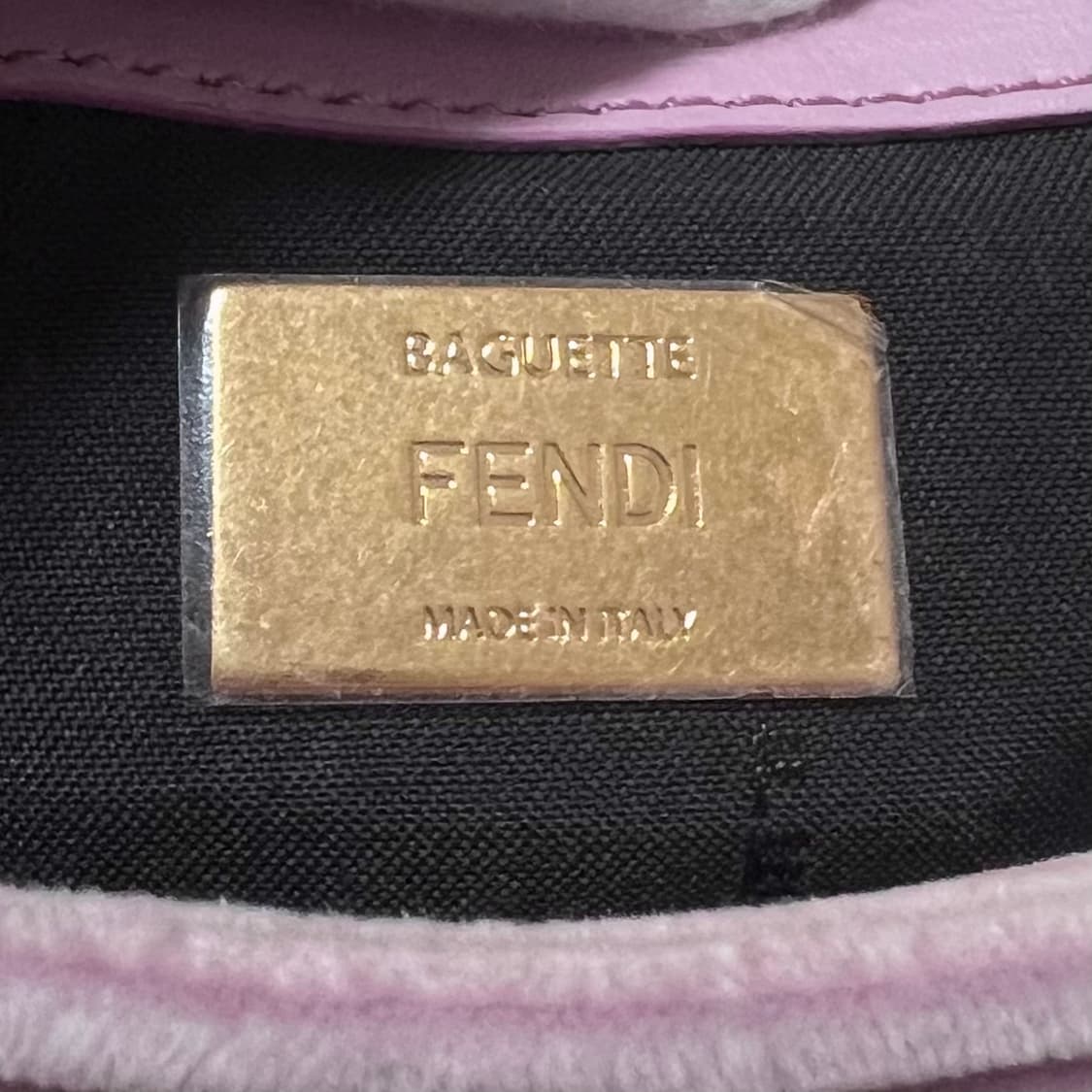 펜디 핑크 벨벳 바게트백 테리 상품이미지7