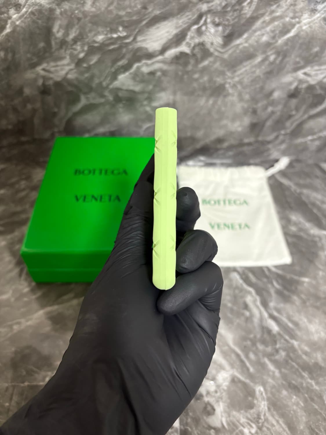 [새상품] 보테가베네타 실리콘 카드 케이스 카드지갑 상품이미지4