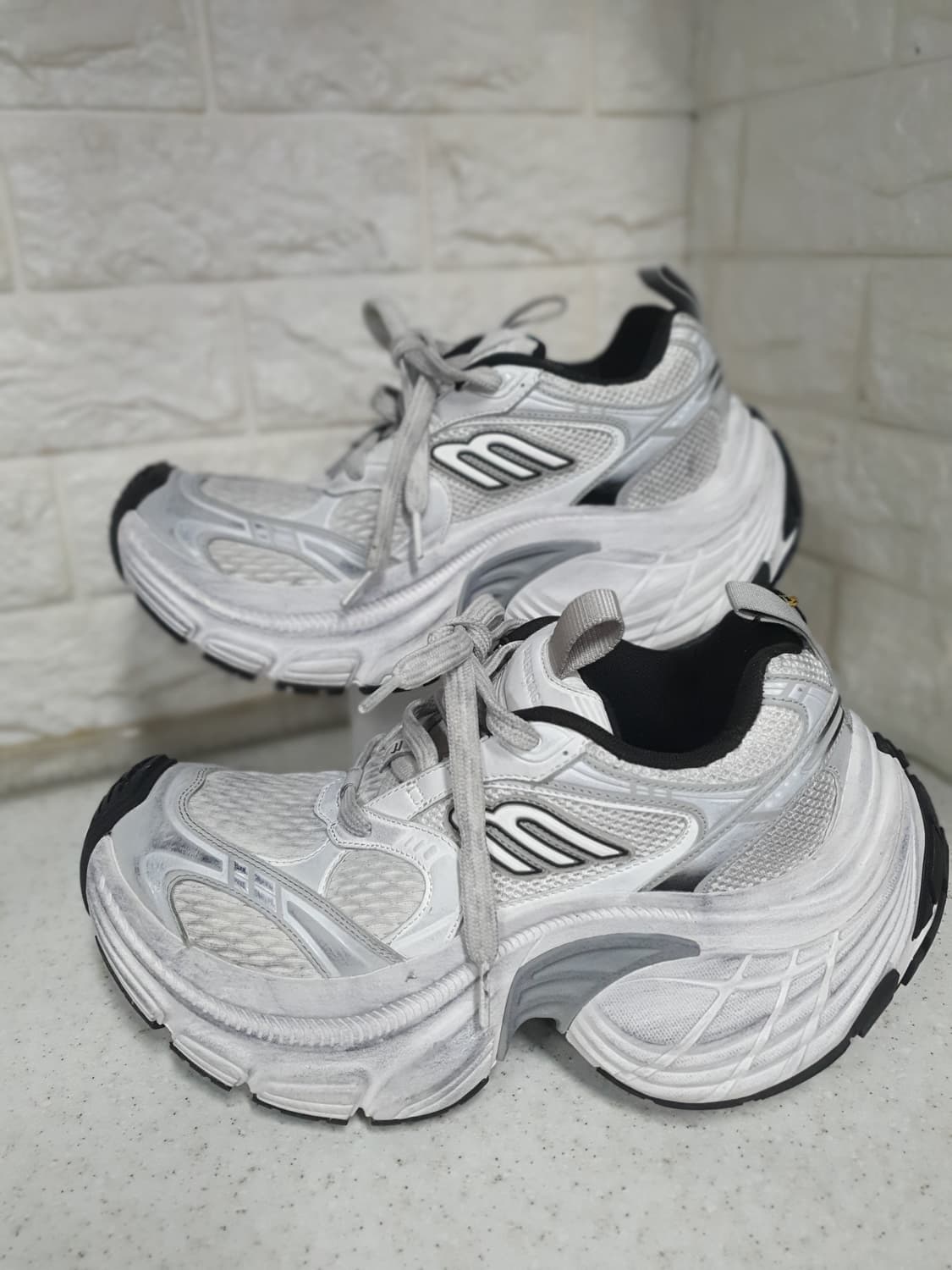 발렌시아가 10XL 오버솔스니커즈(260)신품급 컨디션 굿짱 상품이미지1