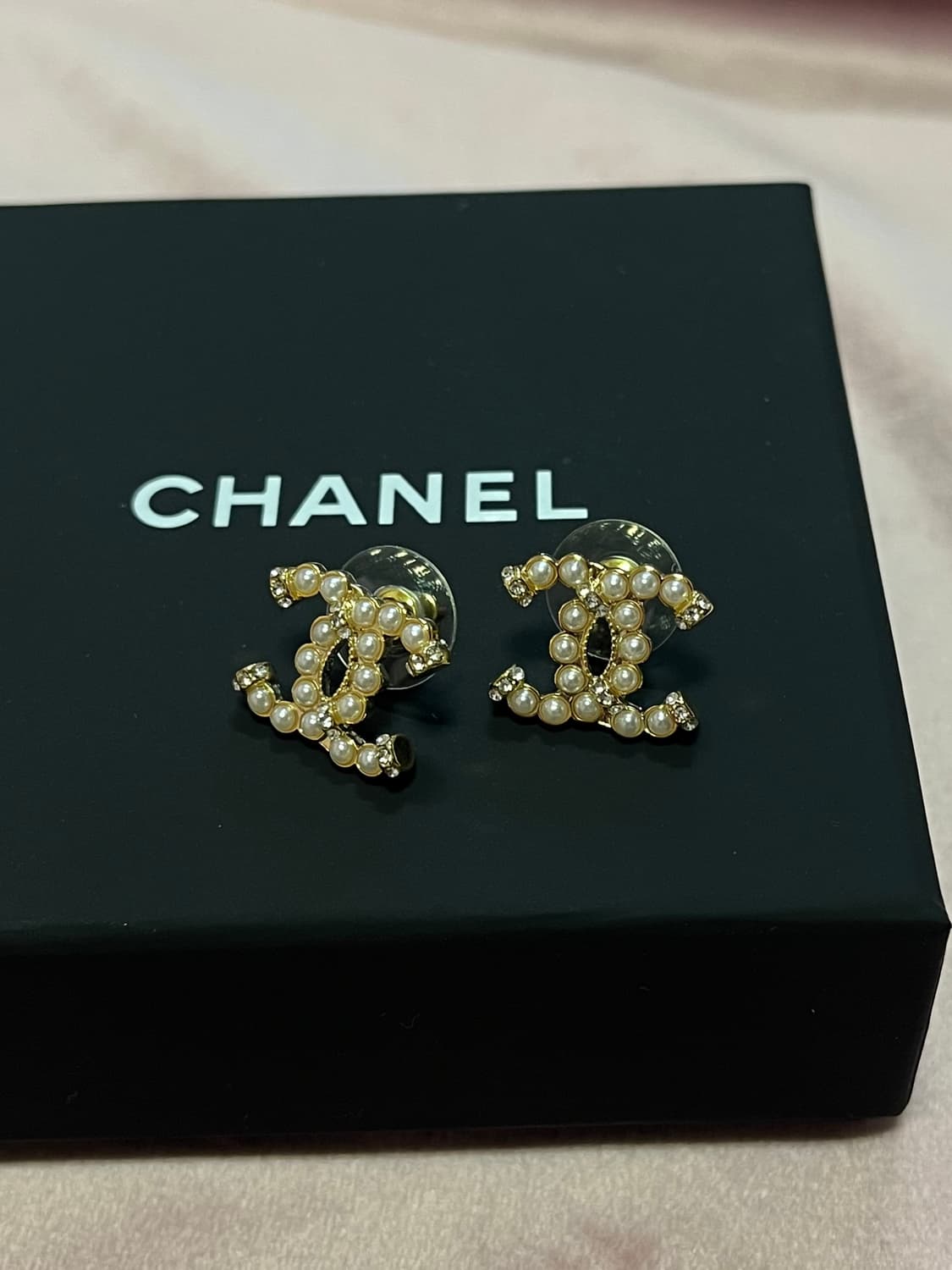 샤넬 정품 CC 업사이클링 클래식 펄 진주 귀걸이 상품이미지2