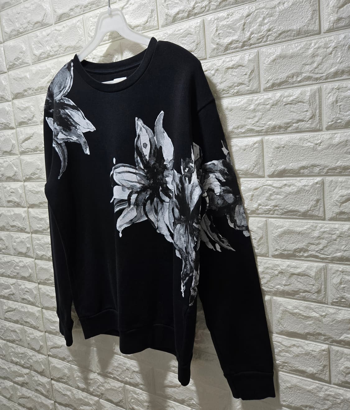 자라 아트 플라워 프린팅 맨투맨 95~100 상품이미지5