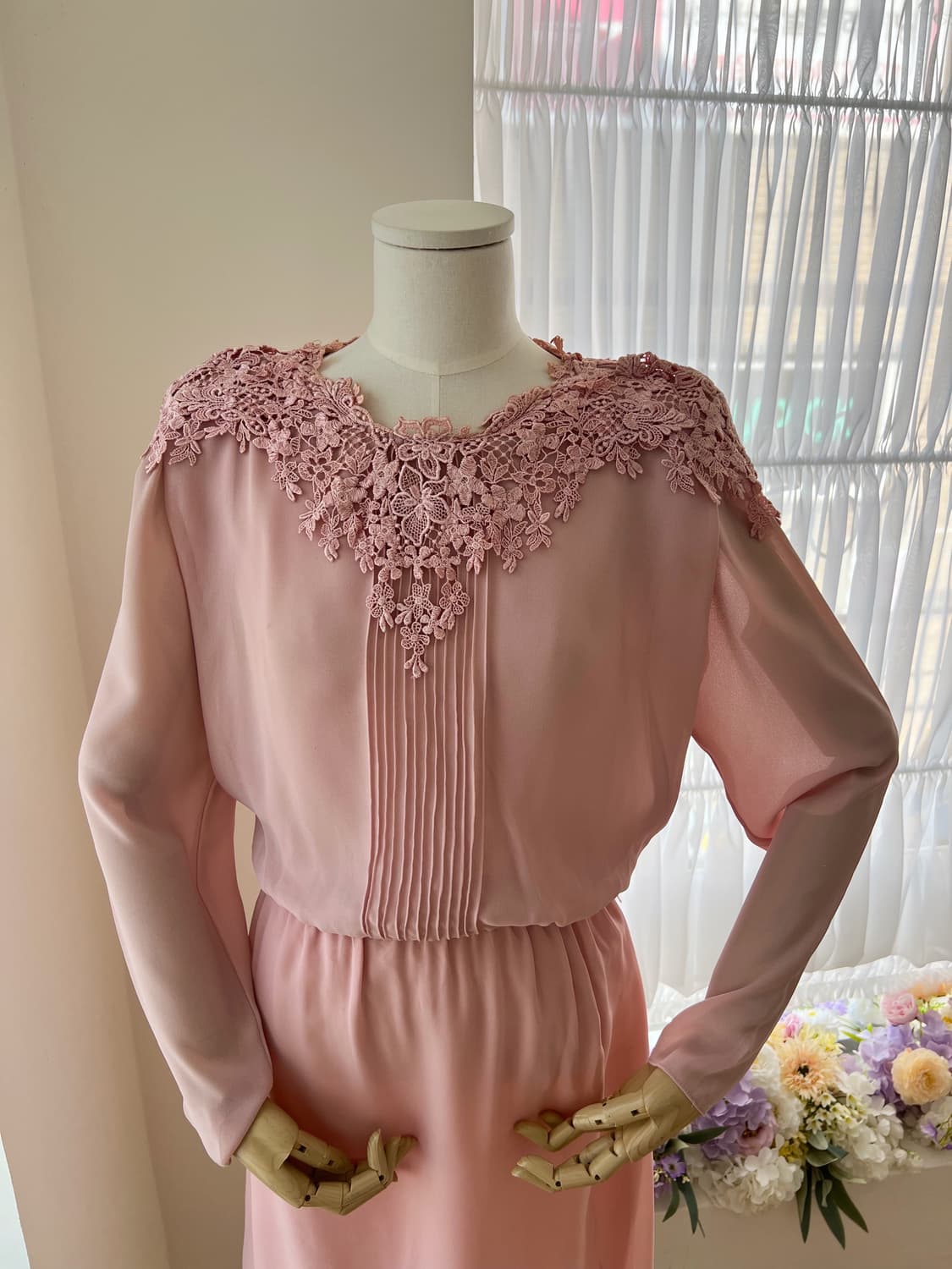 인디핑크 꽃 자수 핀턱 원피스 상품이미지2