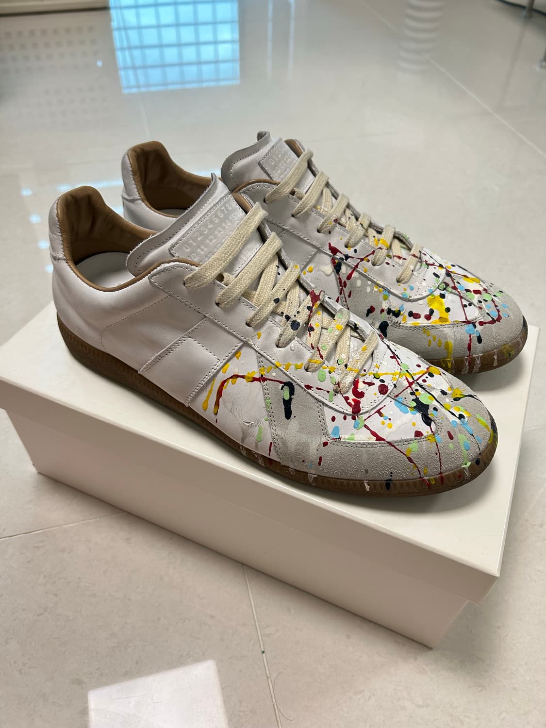 마르지엘라 독일군 페인팅 드롭 화이트 43.5 상품이미지3