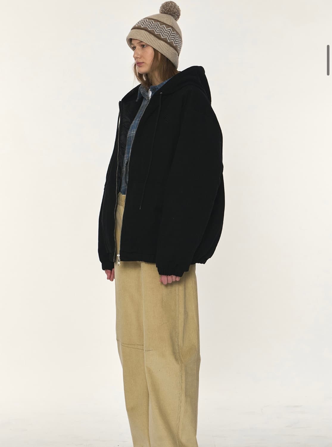 썸플레이스 패디드 후드 스트링 로고포인트 에어리 헤비 점퍼 [블랙] 상품이미지5