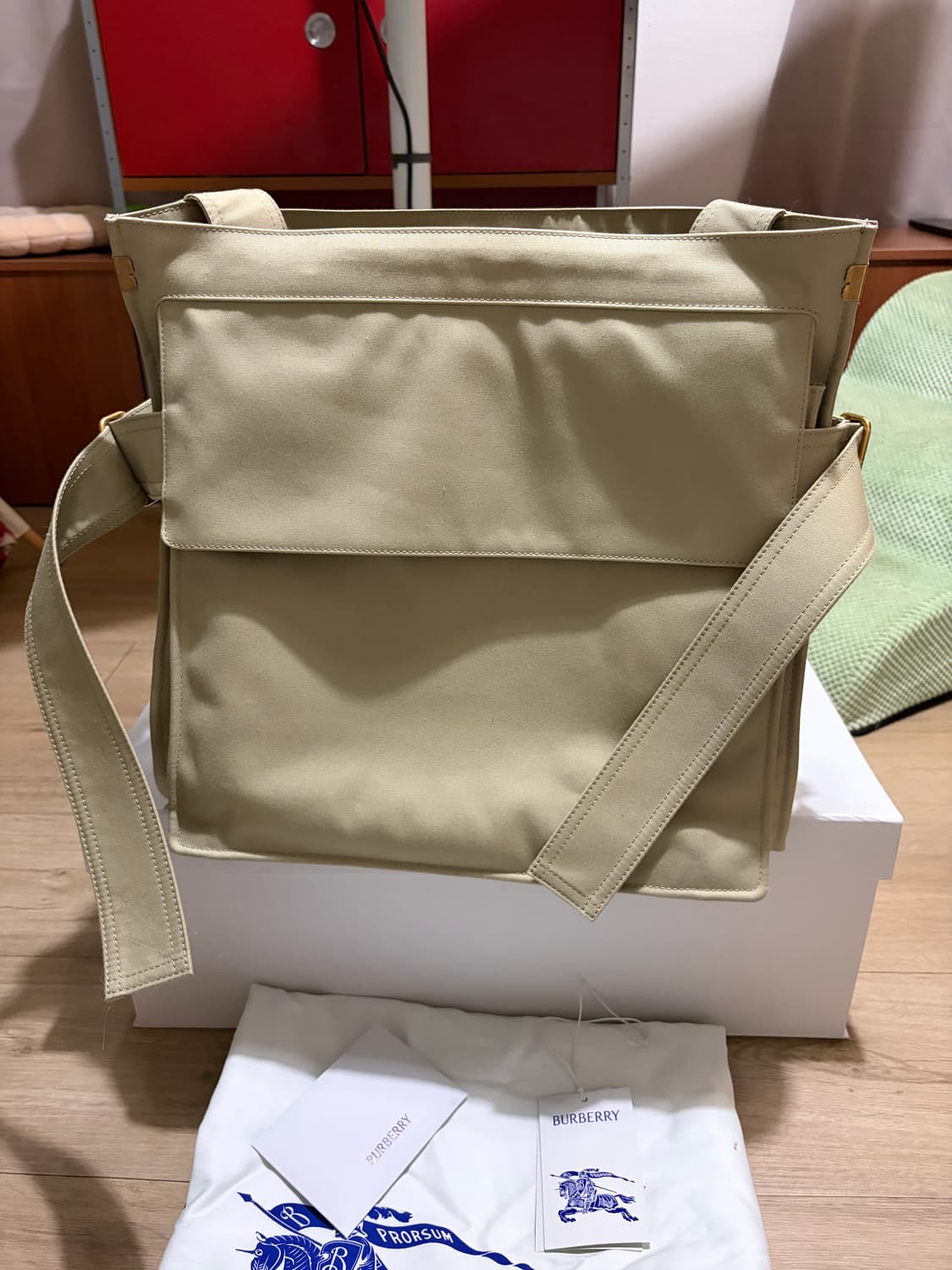 버버리 개버딘 트렌치 백 상품이미지5