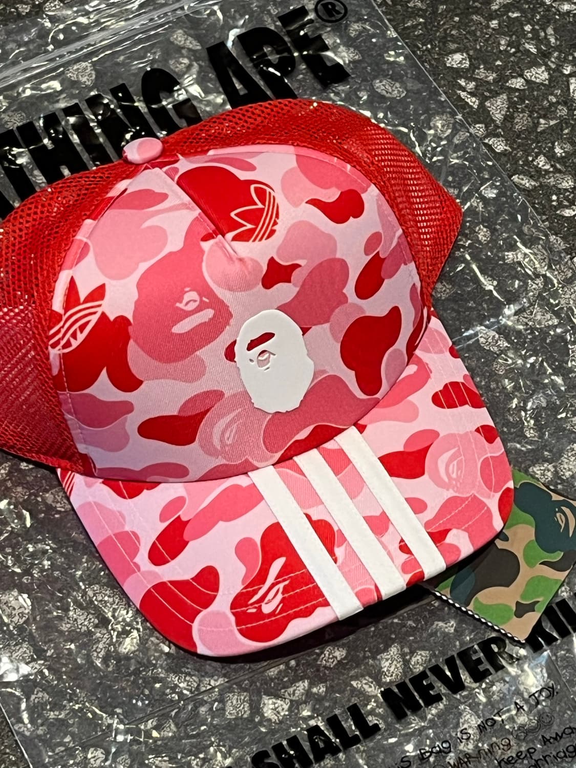 [새상품]Adidas x BAPE TruckerCap Pink 상품이미지2